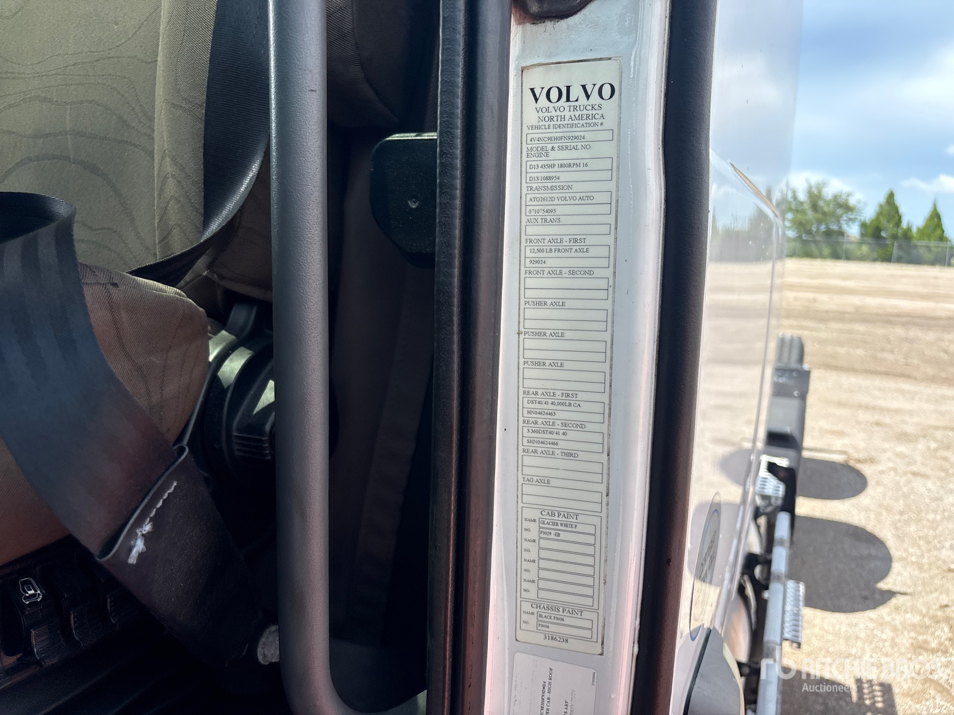 2015 Volvo VNL670