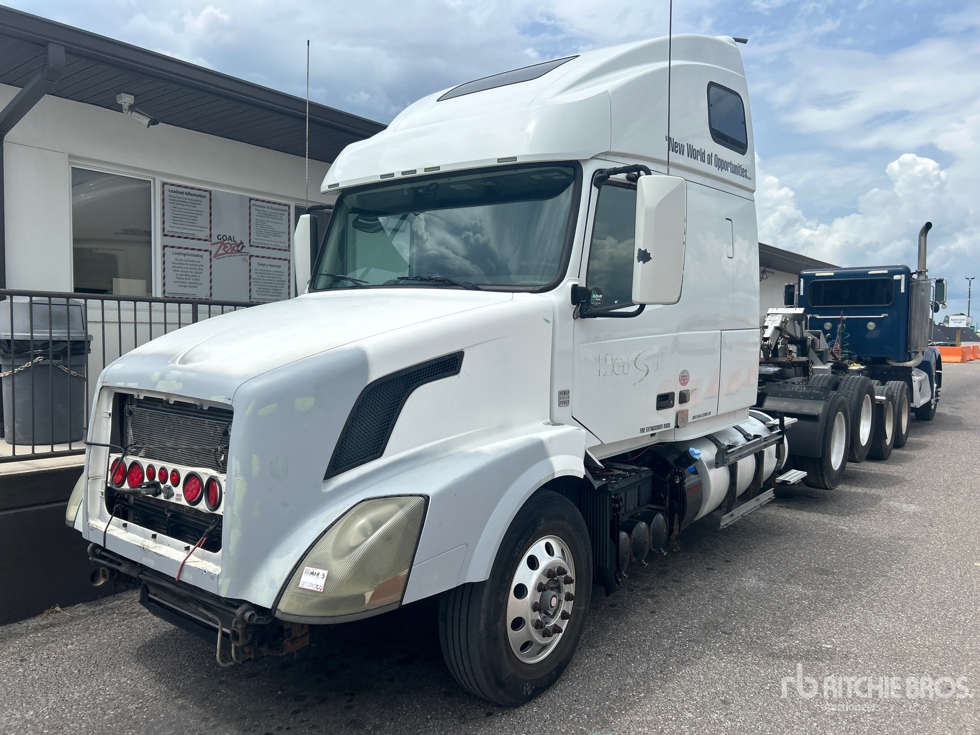 2015 Volvo VNL670