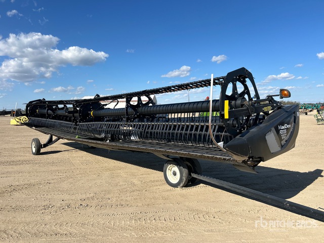 2018 MacDon FD135 Combine Header