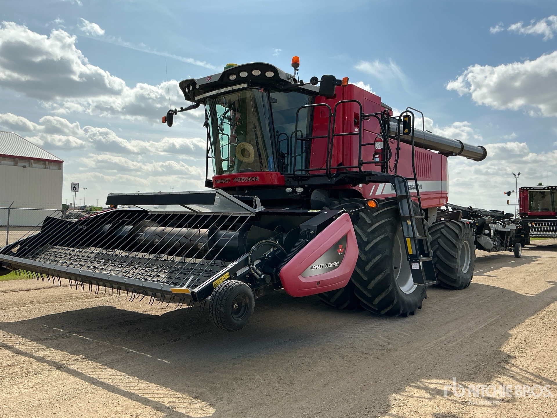 2016 Massey Ferguson 9565