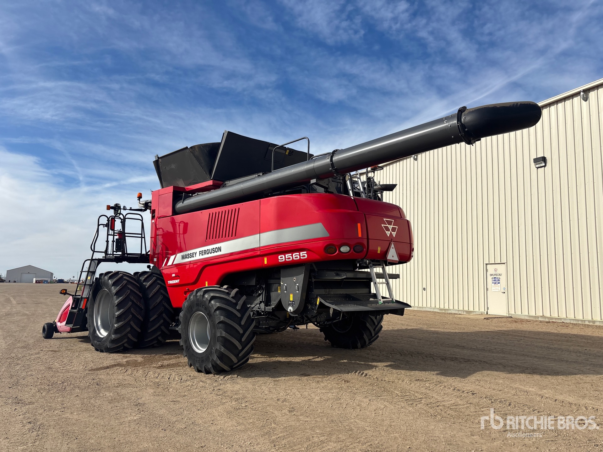 2019 Massey Ferguson 9565