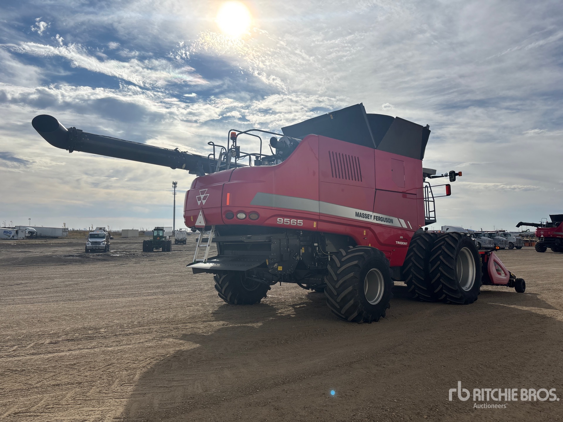 2019 Massey Ferguson 9565