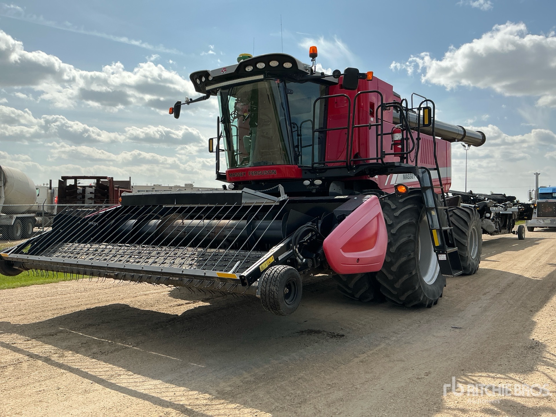 2016 Massey Ferguson 9565