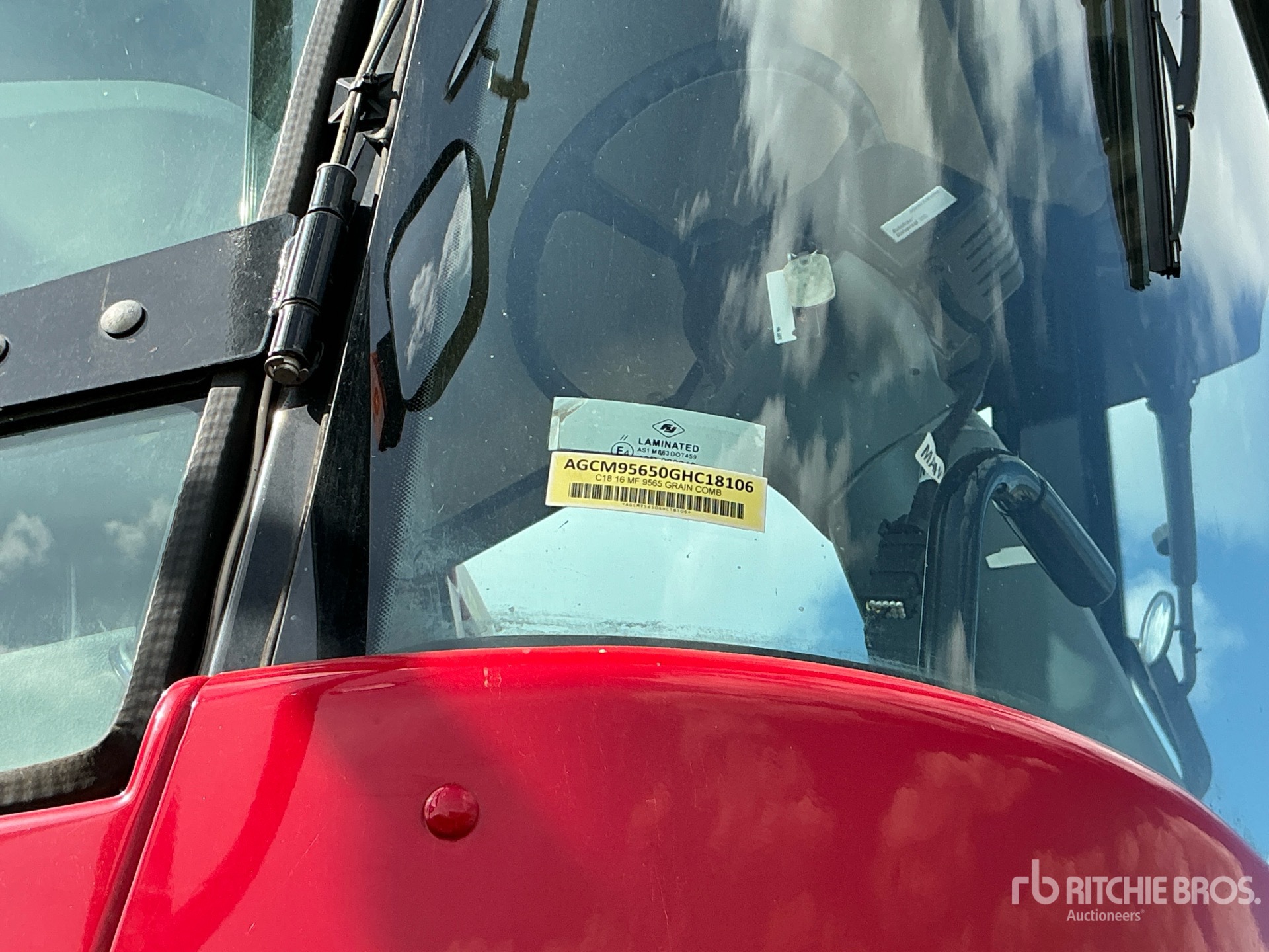 2016 Massey Ferguson 9565
