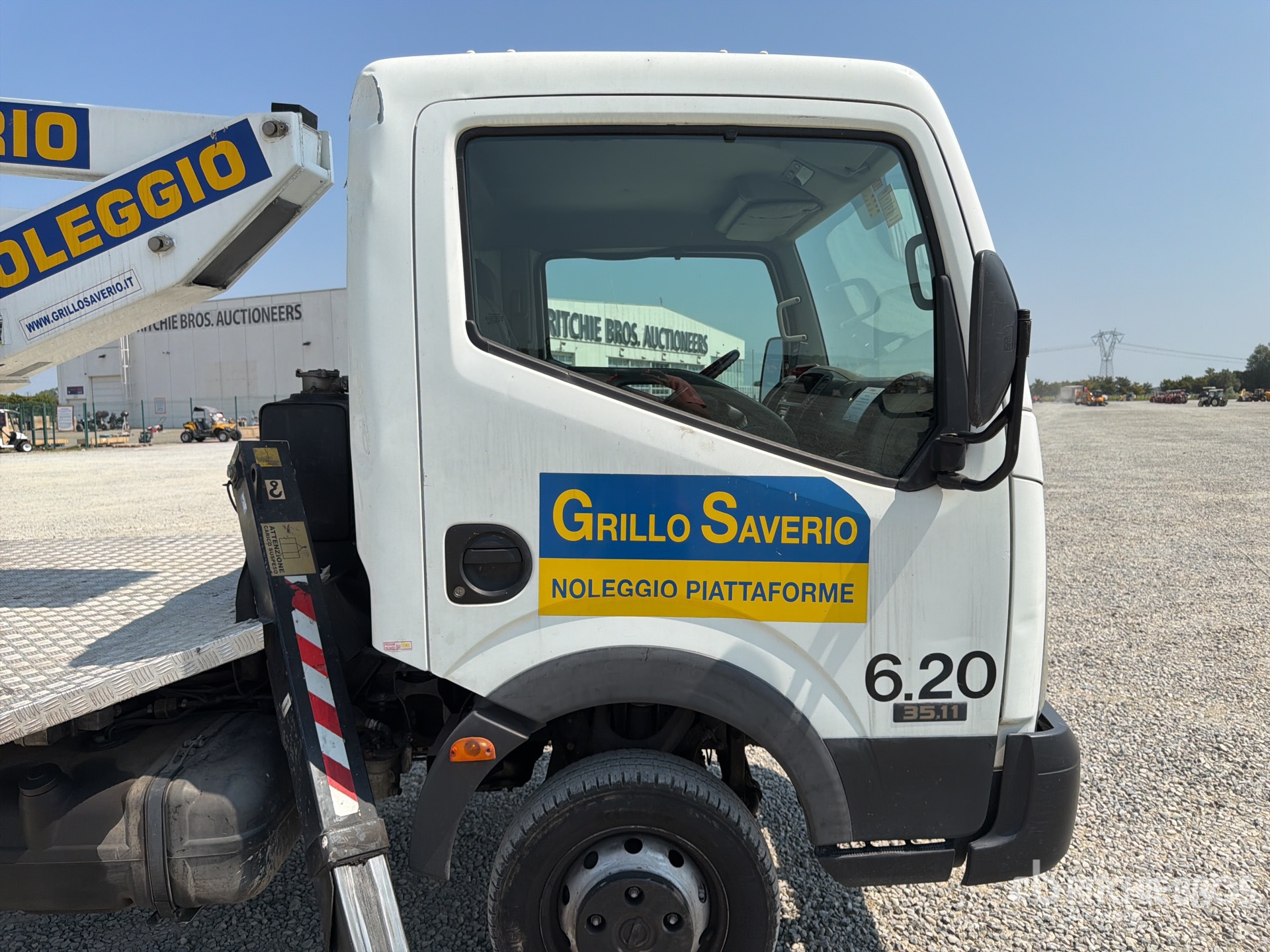 2010 Nissan CABSTAR 35.11
