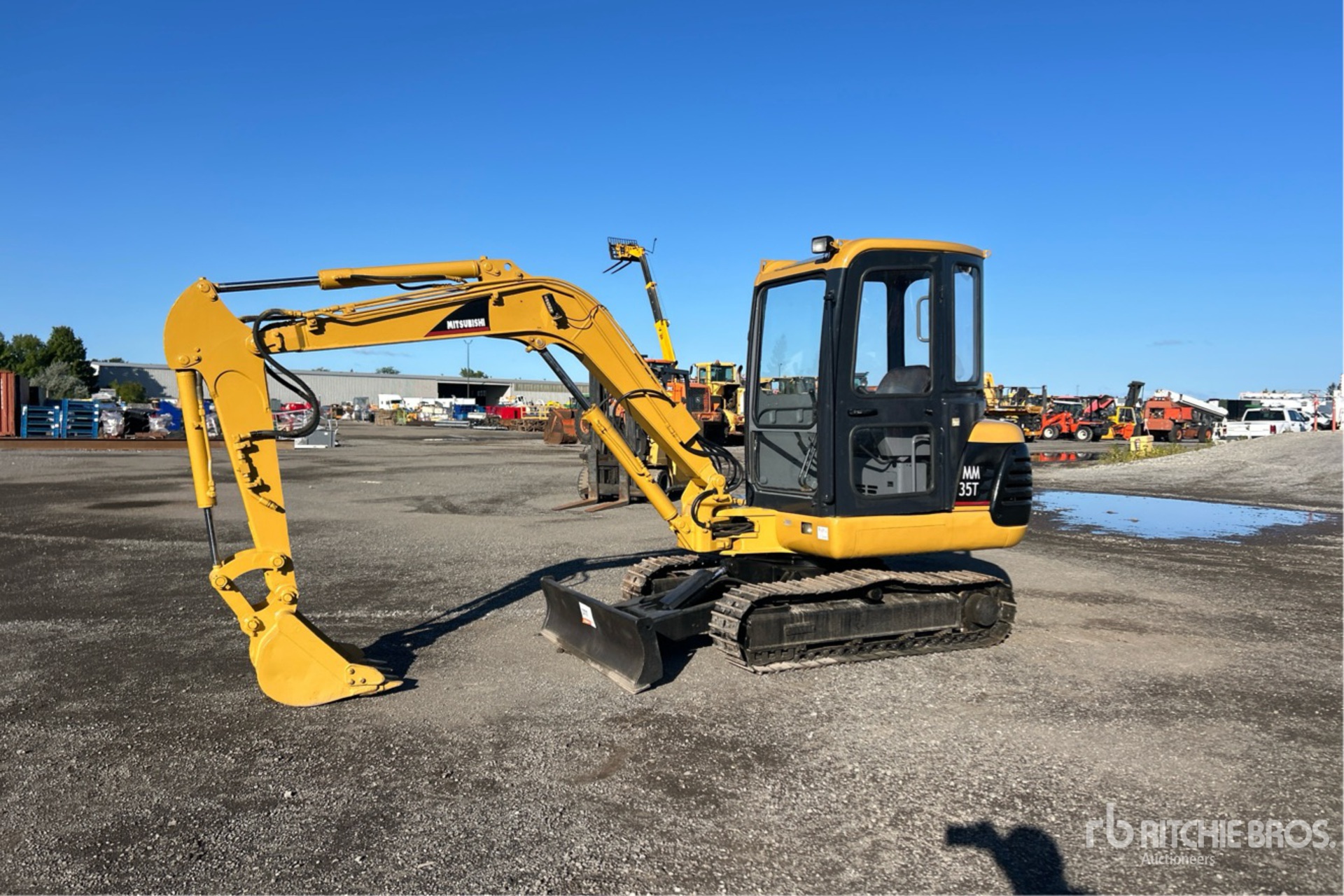 2001 Mitsubishi MM35T
