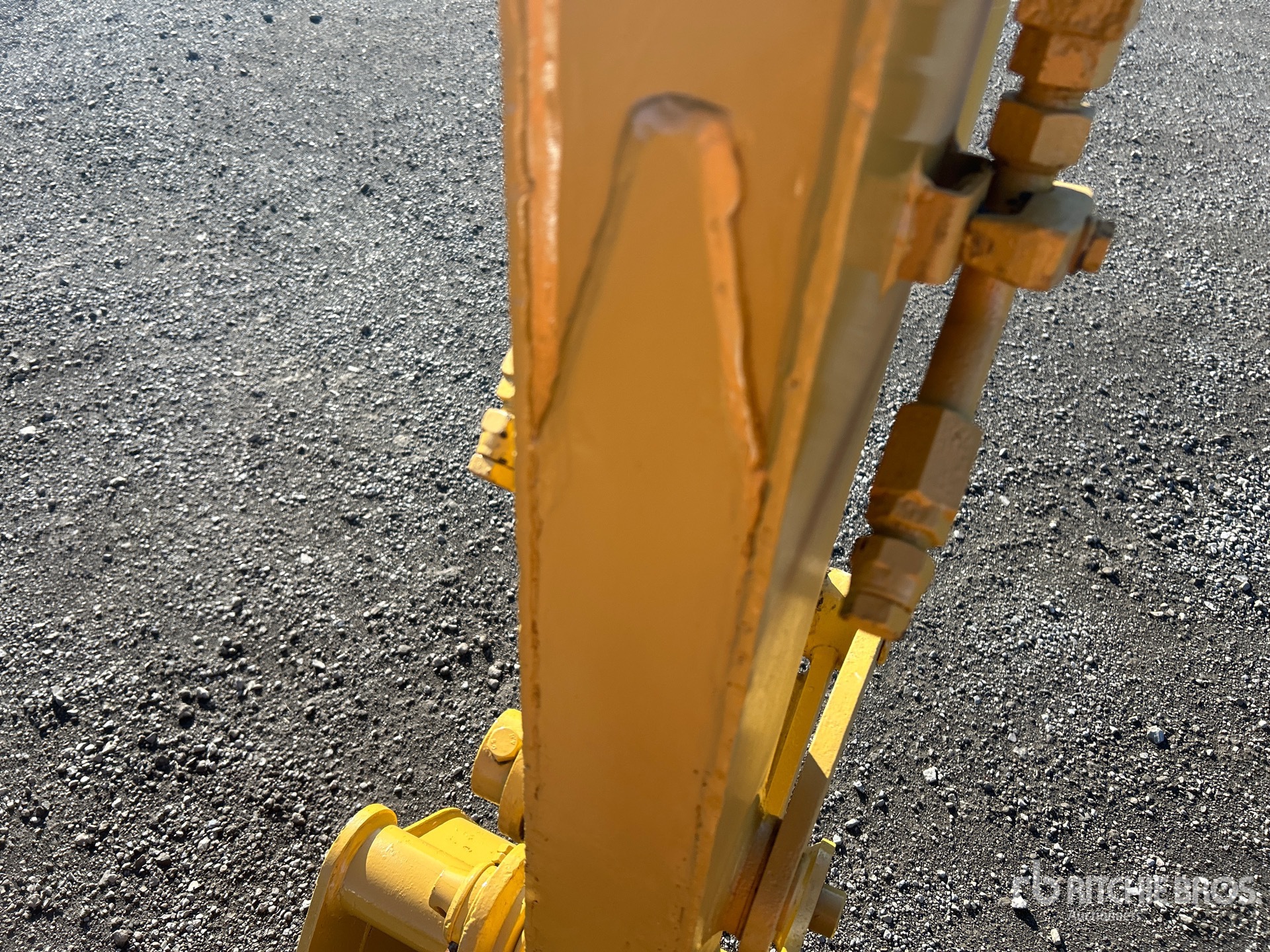 2001 Mitsubishi MM35T