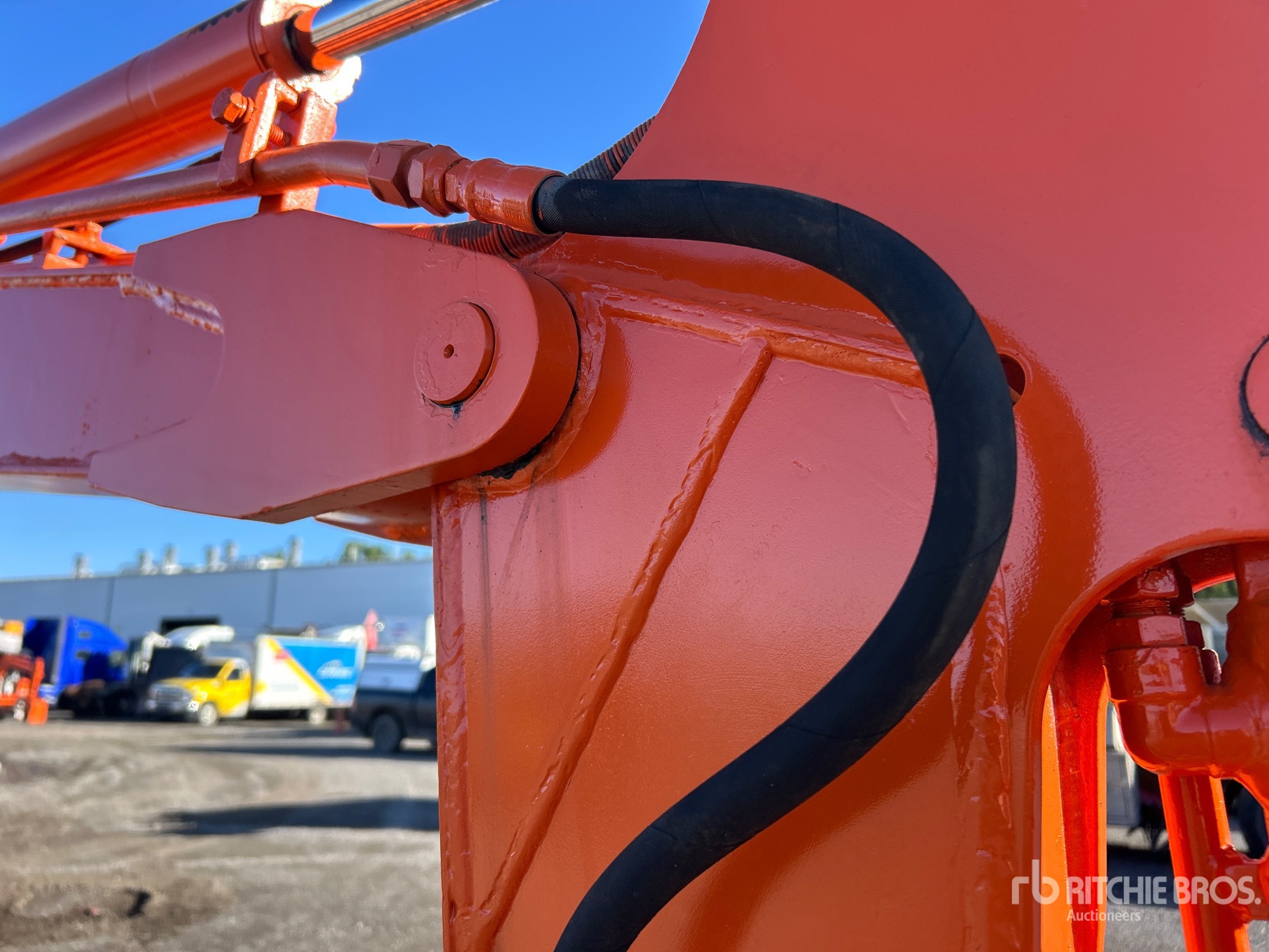 2000 Hitachi EX30U