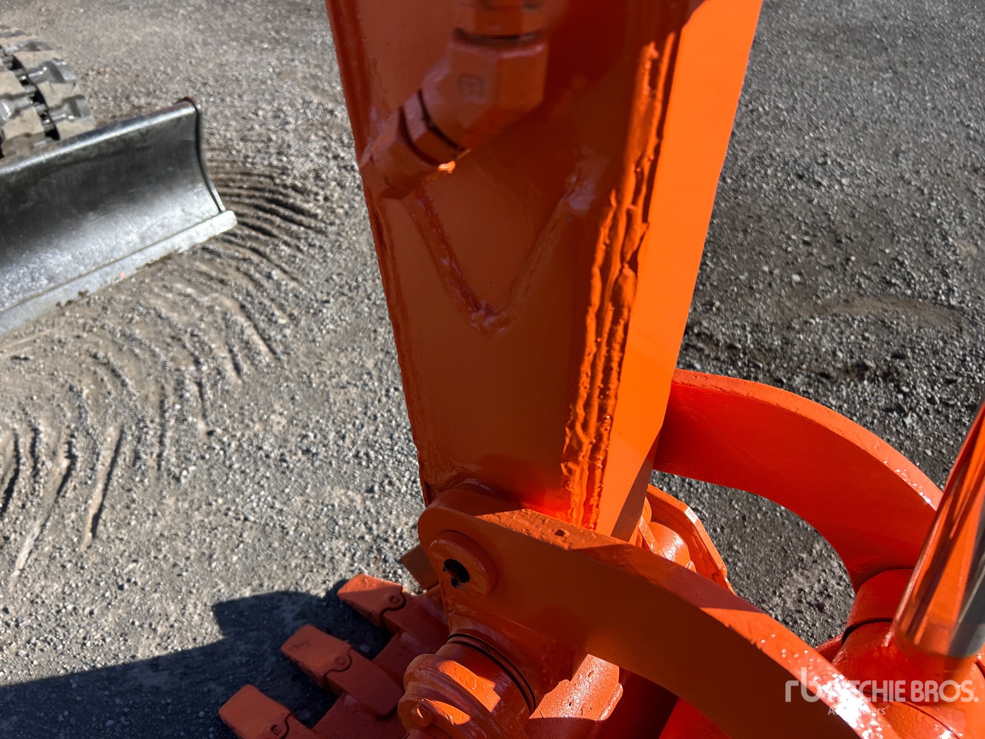 2000 Hitachi EX30U