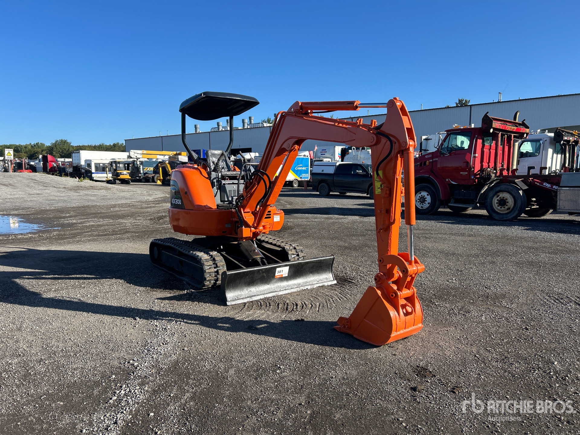 2000 Hitachi EX30U