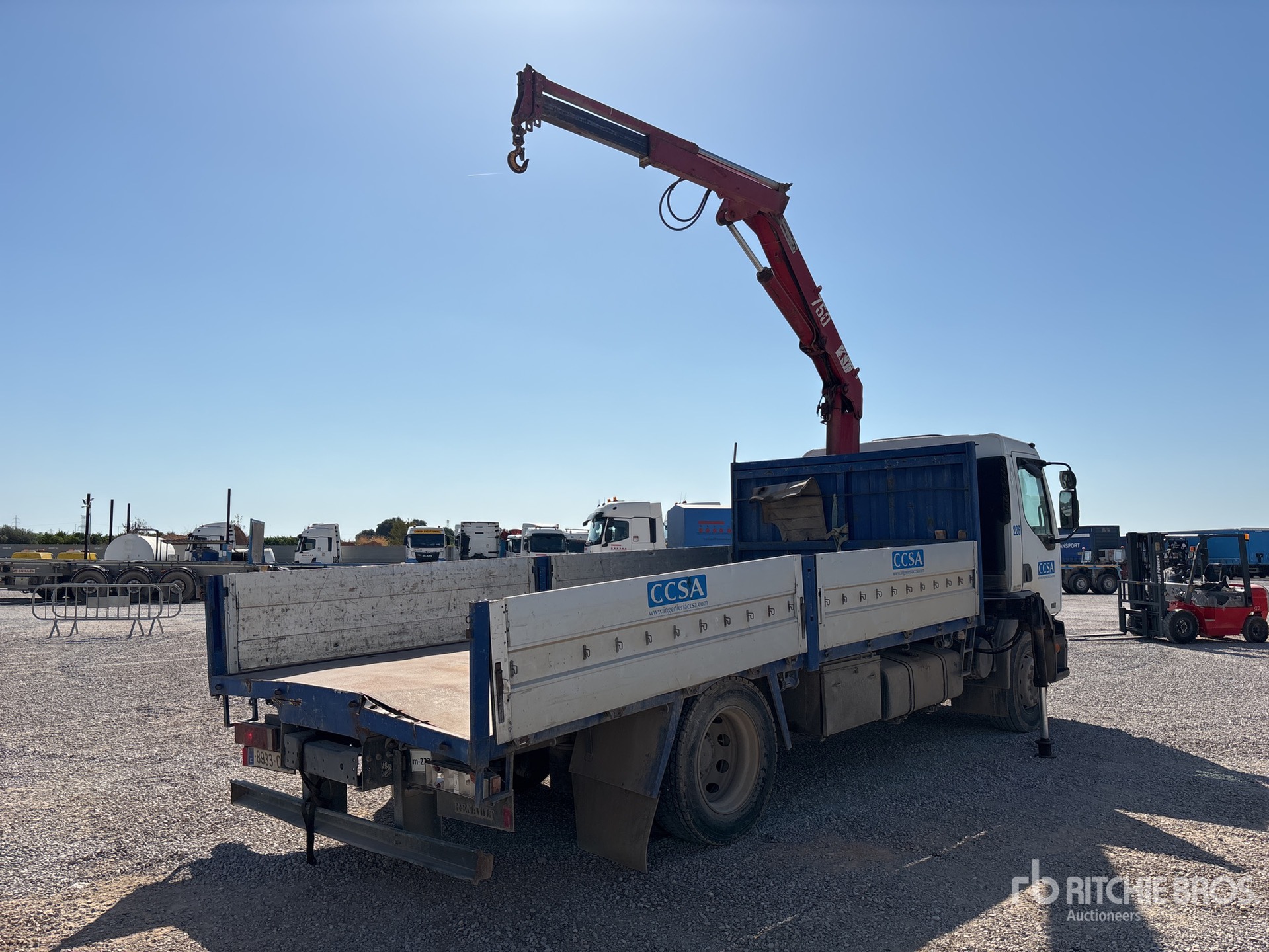 2004 Renault 270 18 4X2