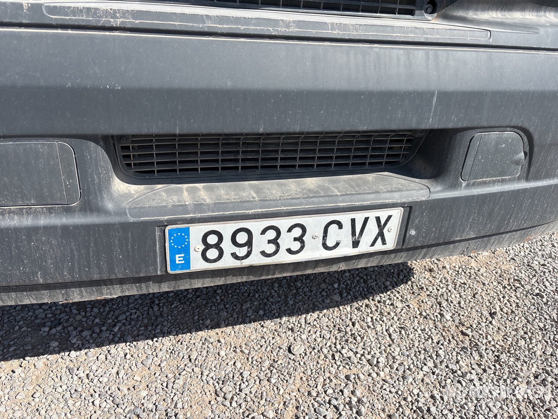 2004 Renault 270 18 4X2