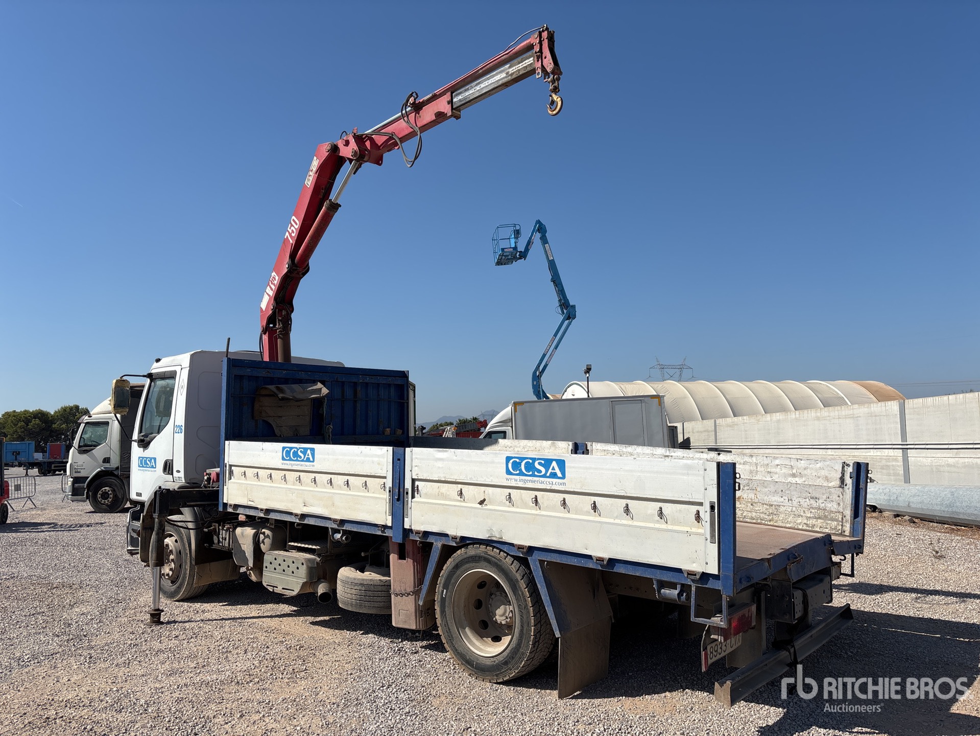 2004 Renault 270 18 4X2