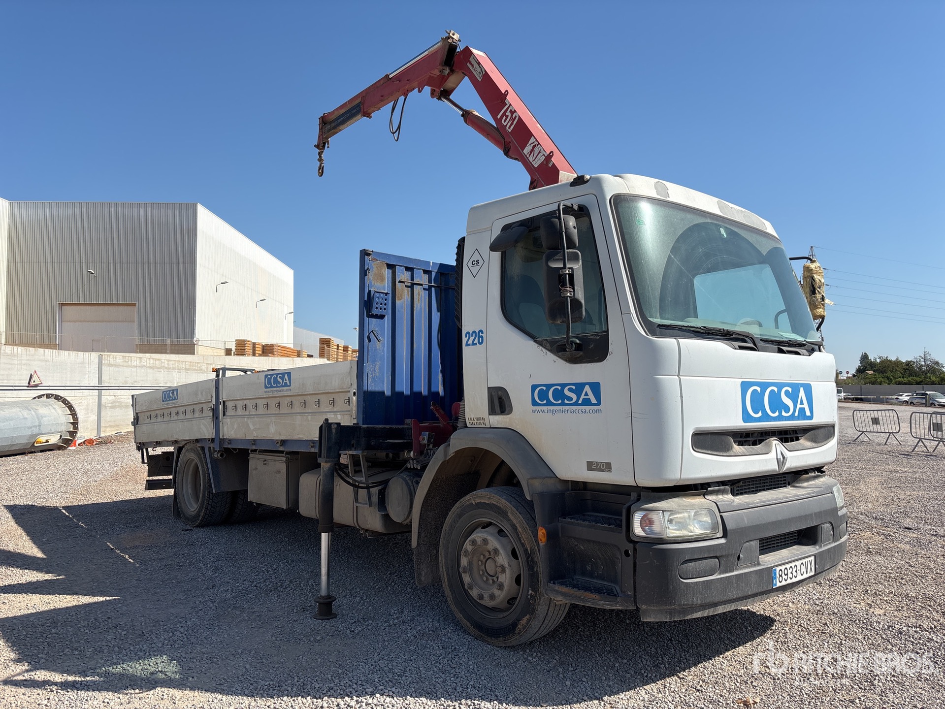 2004 Renault 270 18 4X2