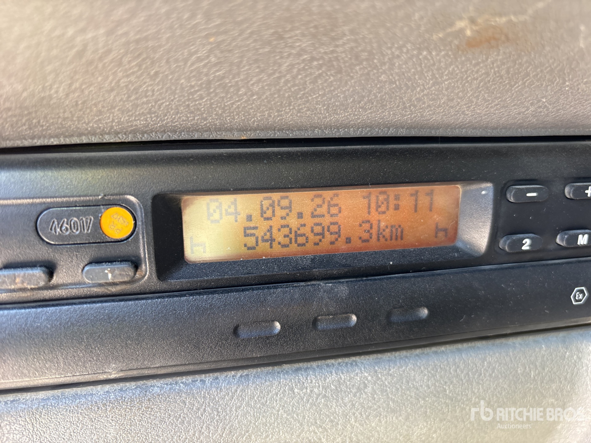 2004 Renault 270 18 4X2