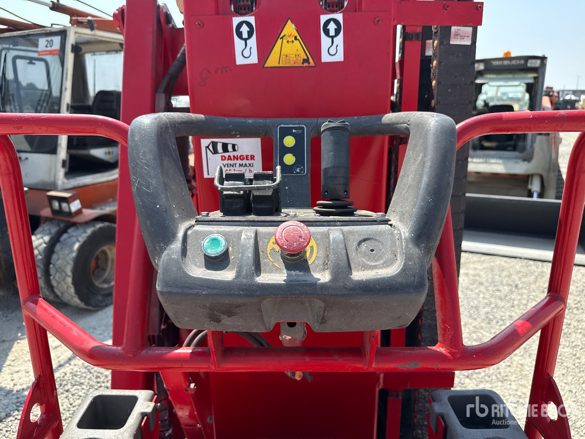 2016 JLG TOUCAN 8E