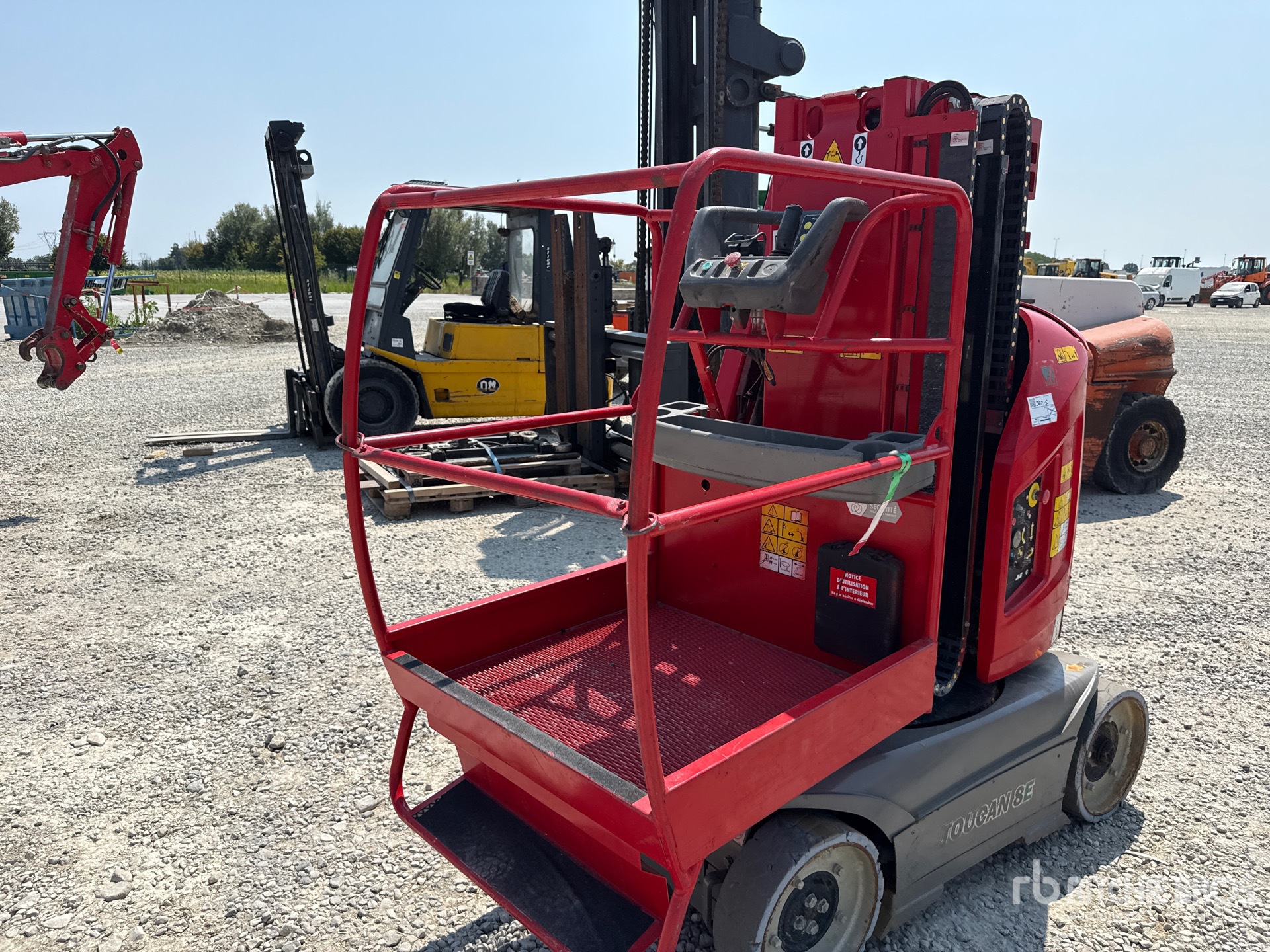 2016 JLG TOUCAN 8E