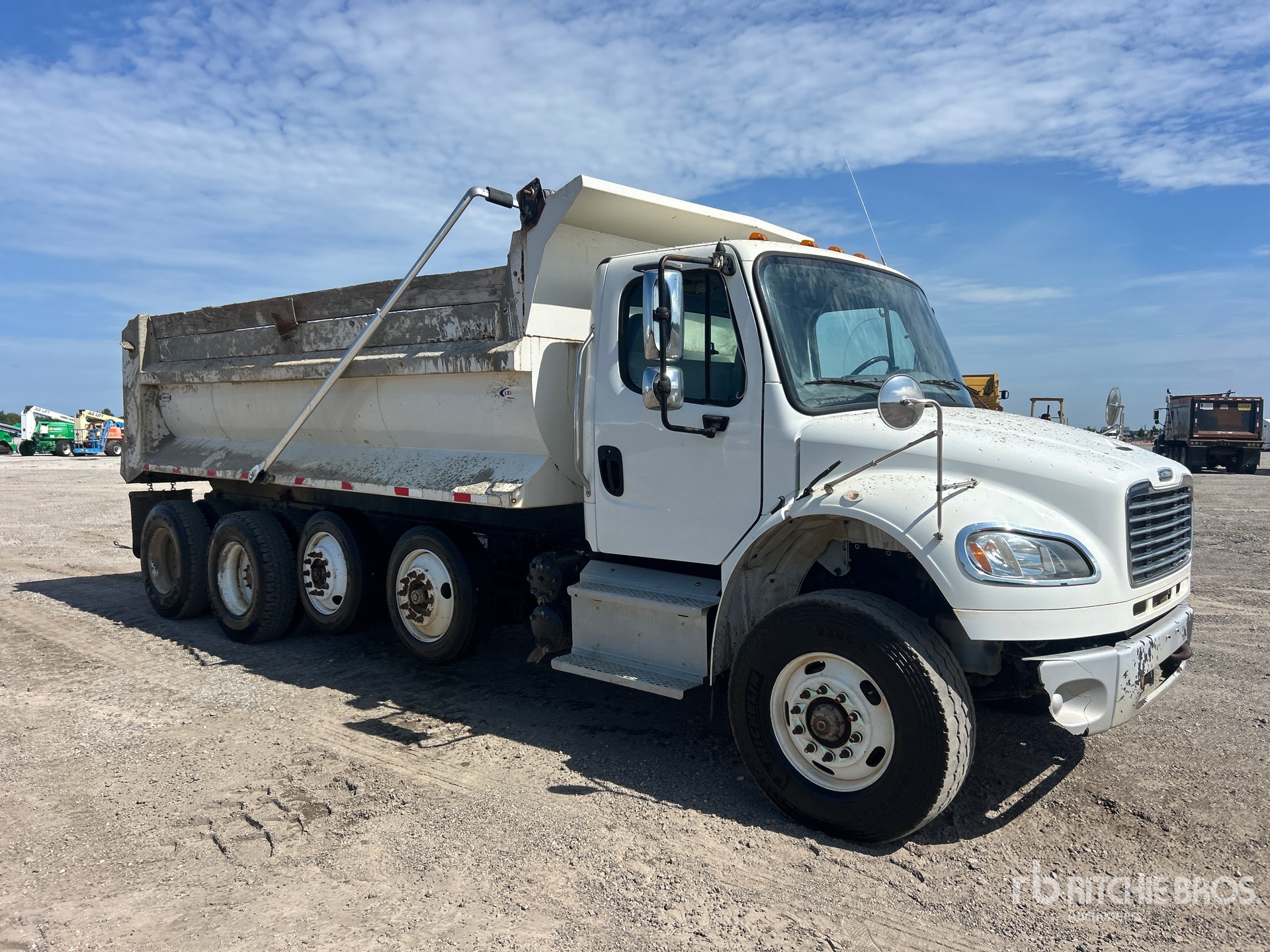 2020 Freightliner M2 106