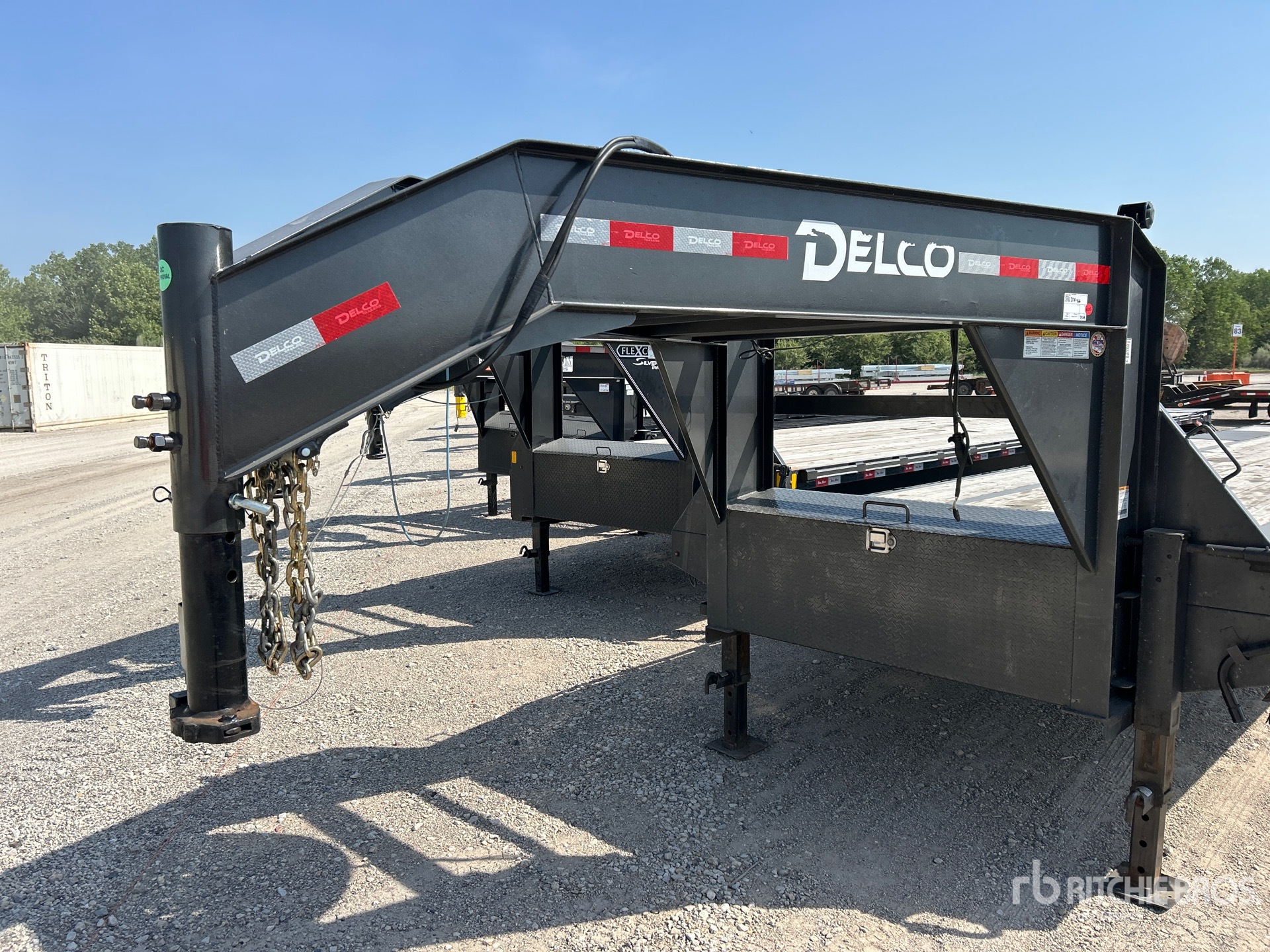 2025 Delco 40 ft T/A Gooseneck