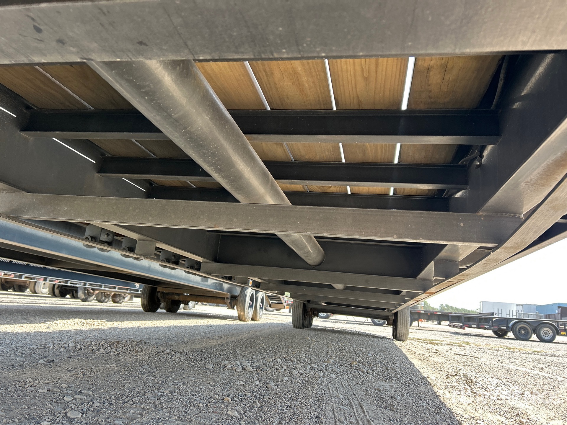 2025 Delco 40 ft T/A Gooseneck
