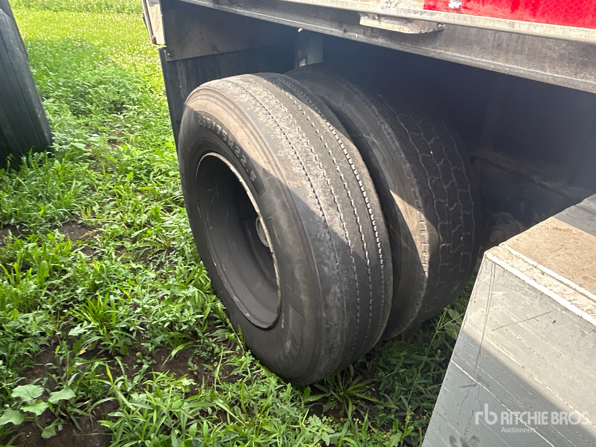 2015 Transcraft 48X102
