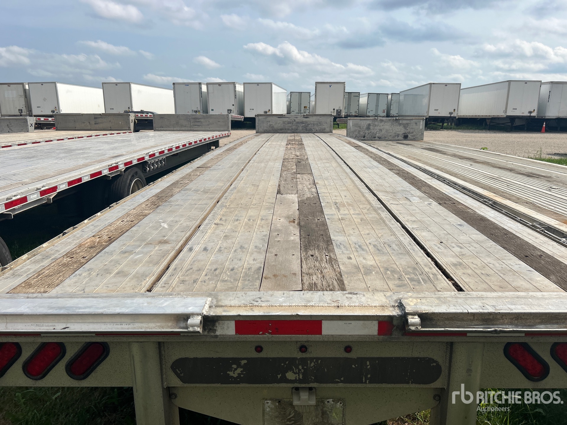 2017 Transcraft 48X102