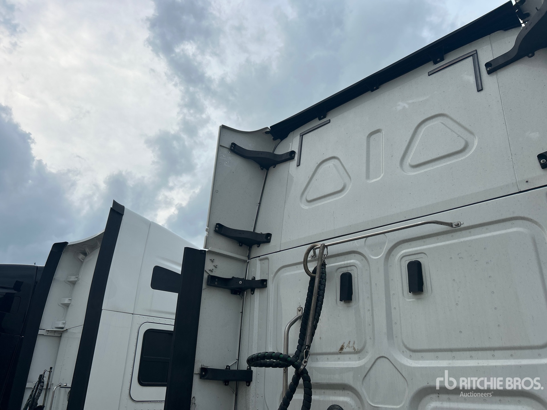 2019 Freightliner 108SD
