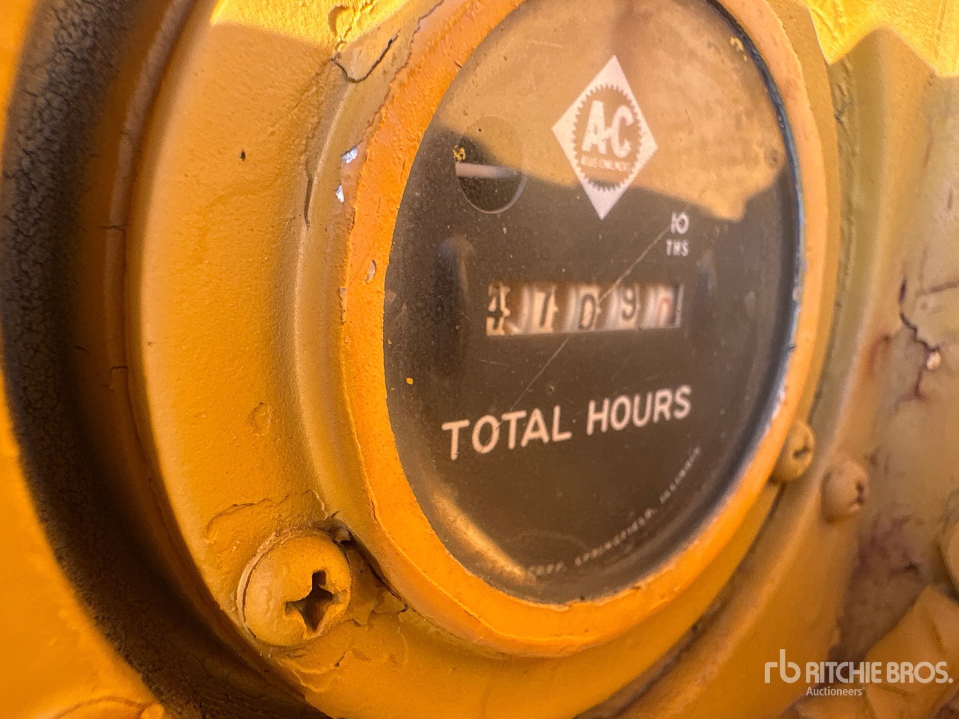 General Appearance with Hour Meter / Odometer