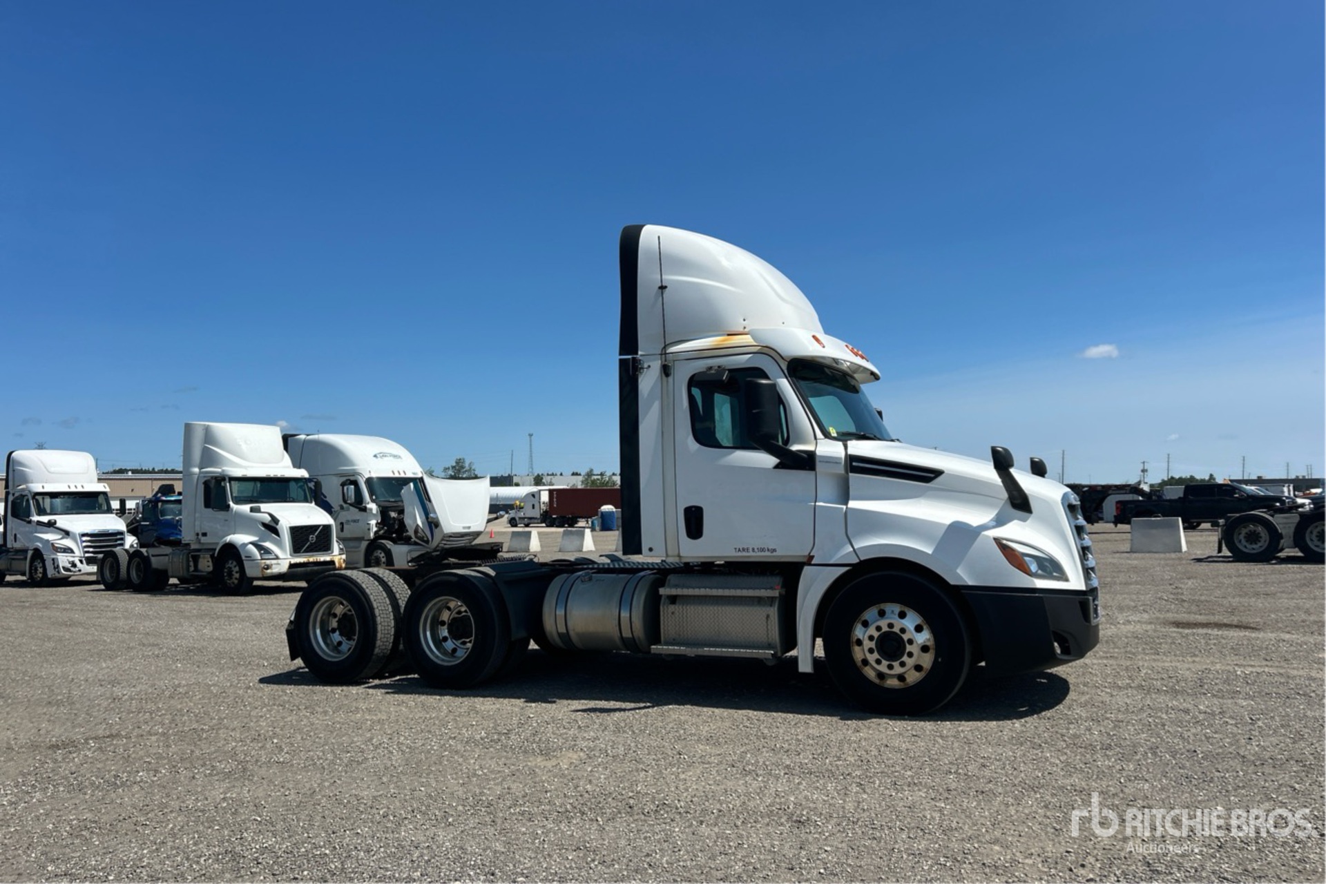 2020 Freightliner CASCADIA 126