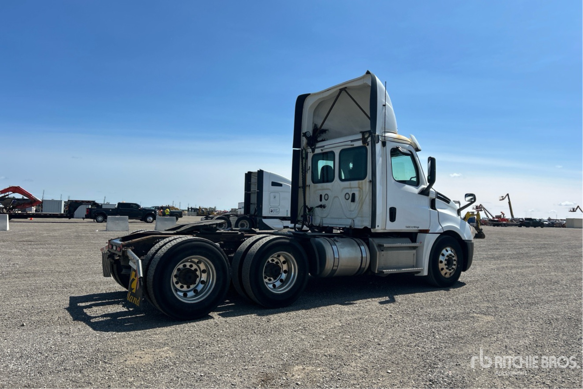 2020 Freightliner CASCADIA 126