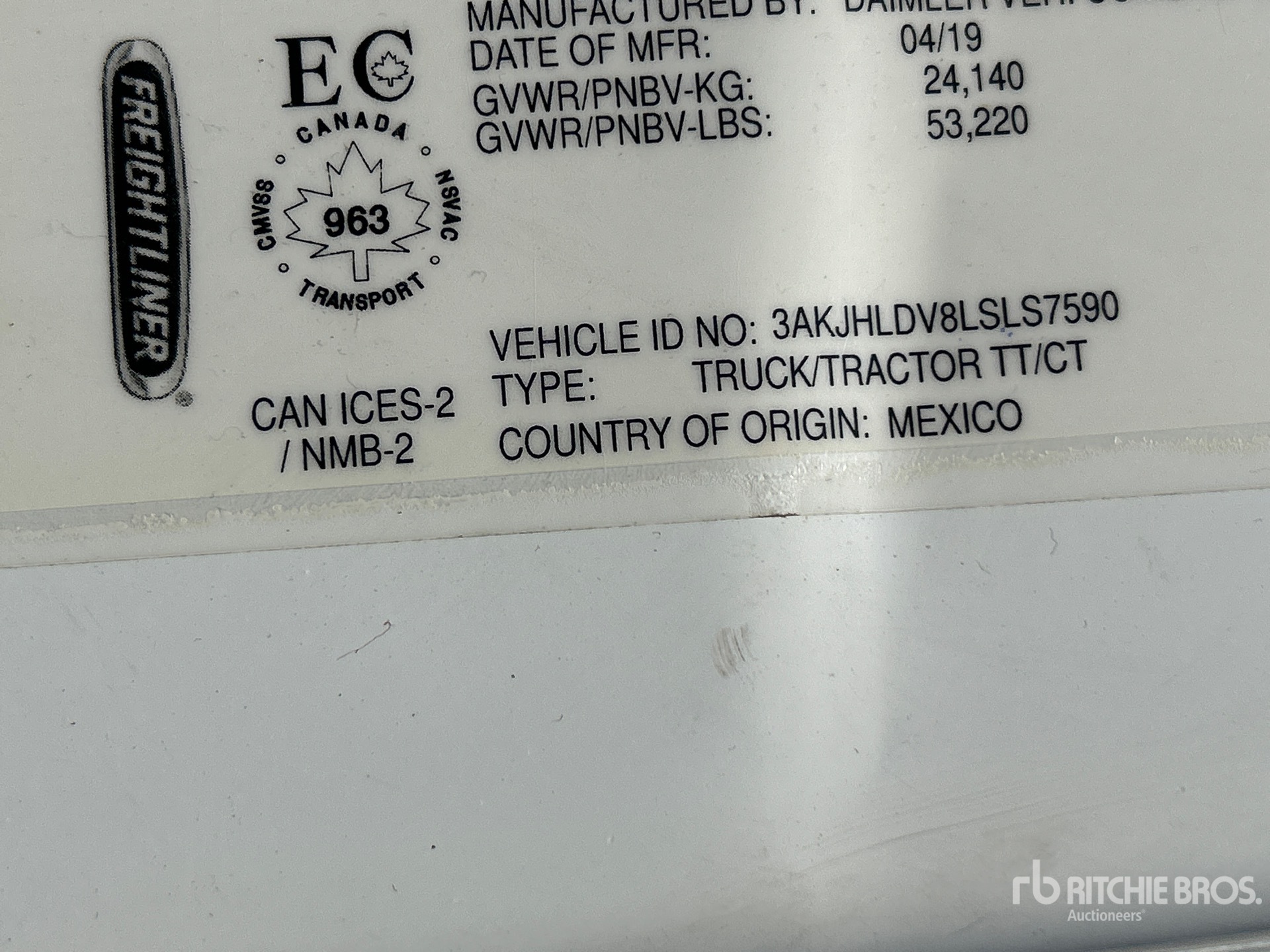 2020 Freightliner CASCADIA 126