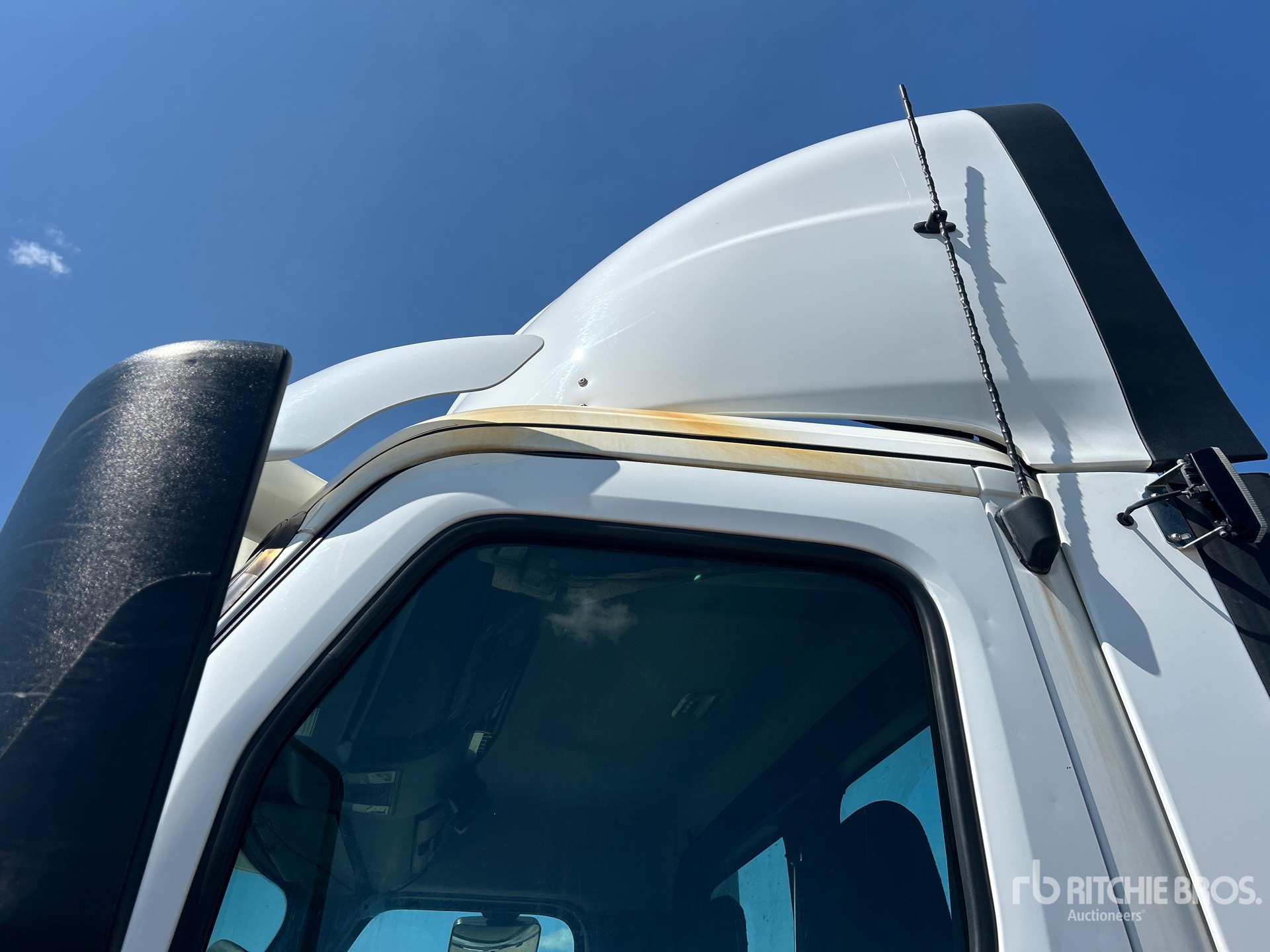 2020 Freightliner CASCADIA 126