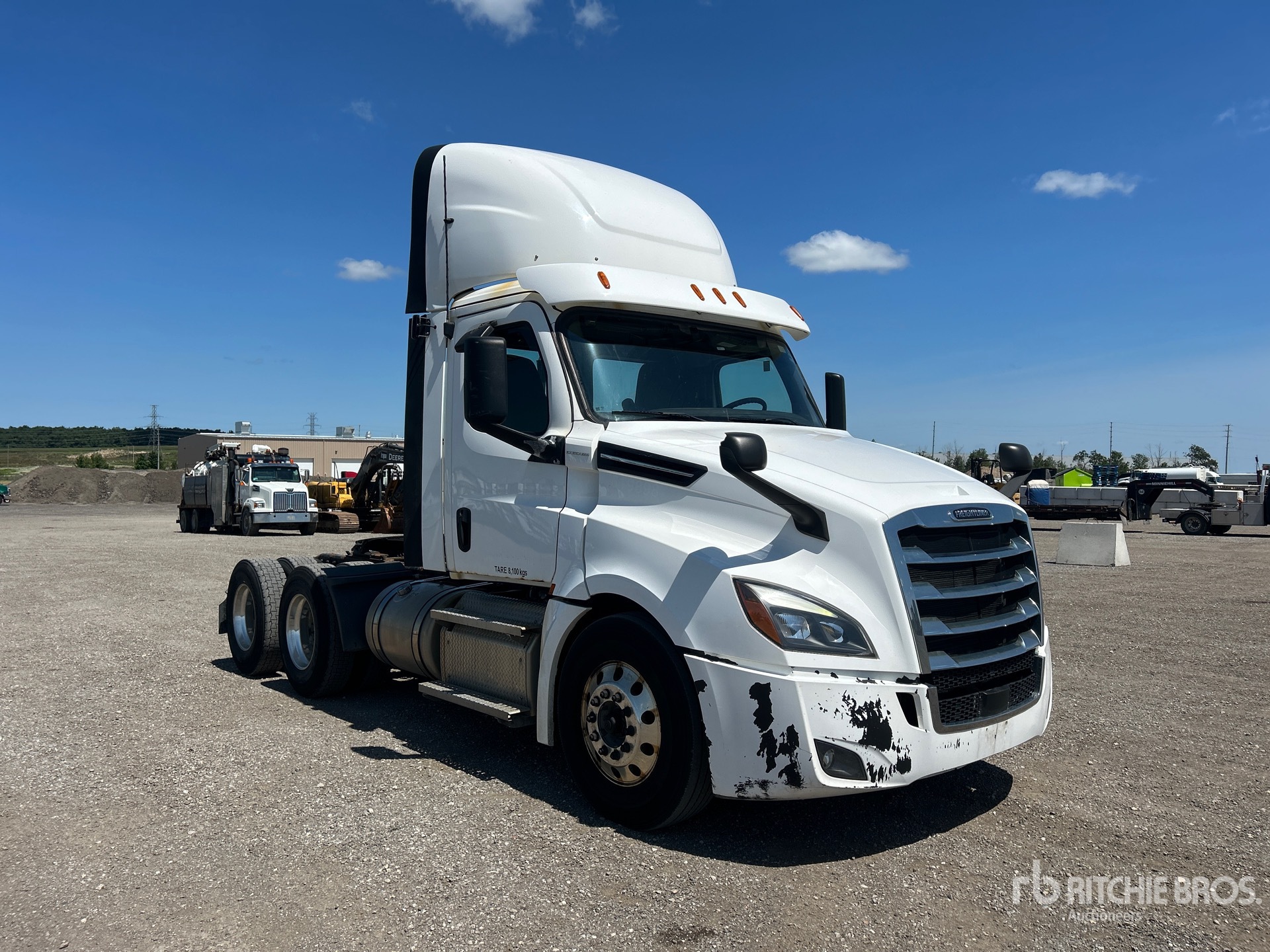 2020 Freightliner CASCADIA 126
