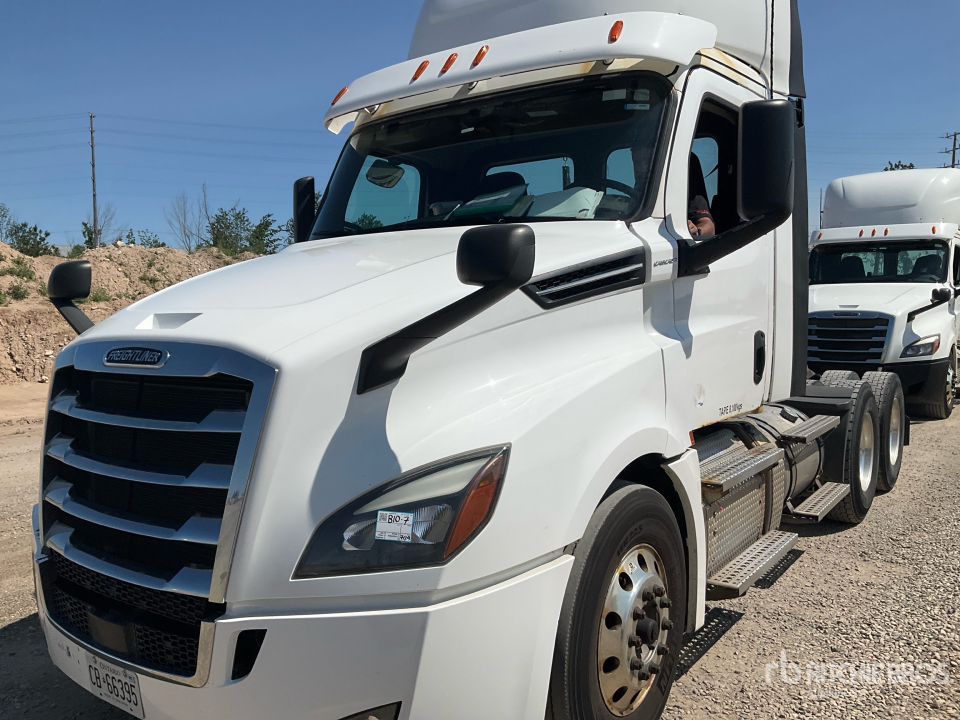 2020 Freightliner CASCADIA 126