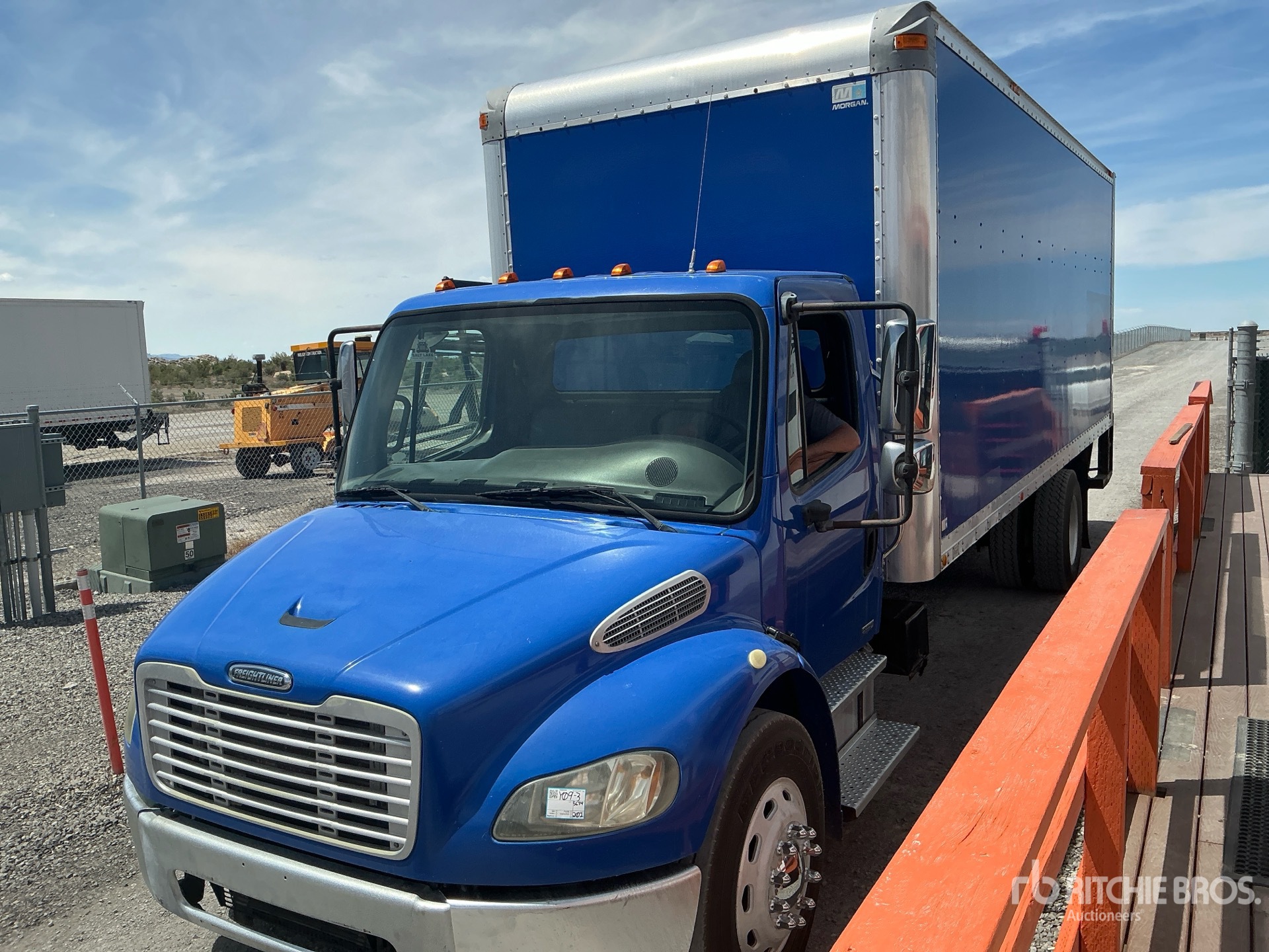 2005 Freightliner M2 106