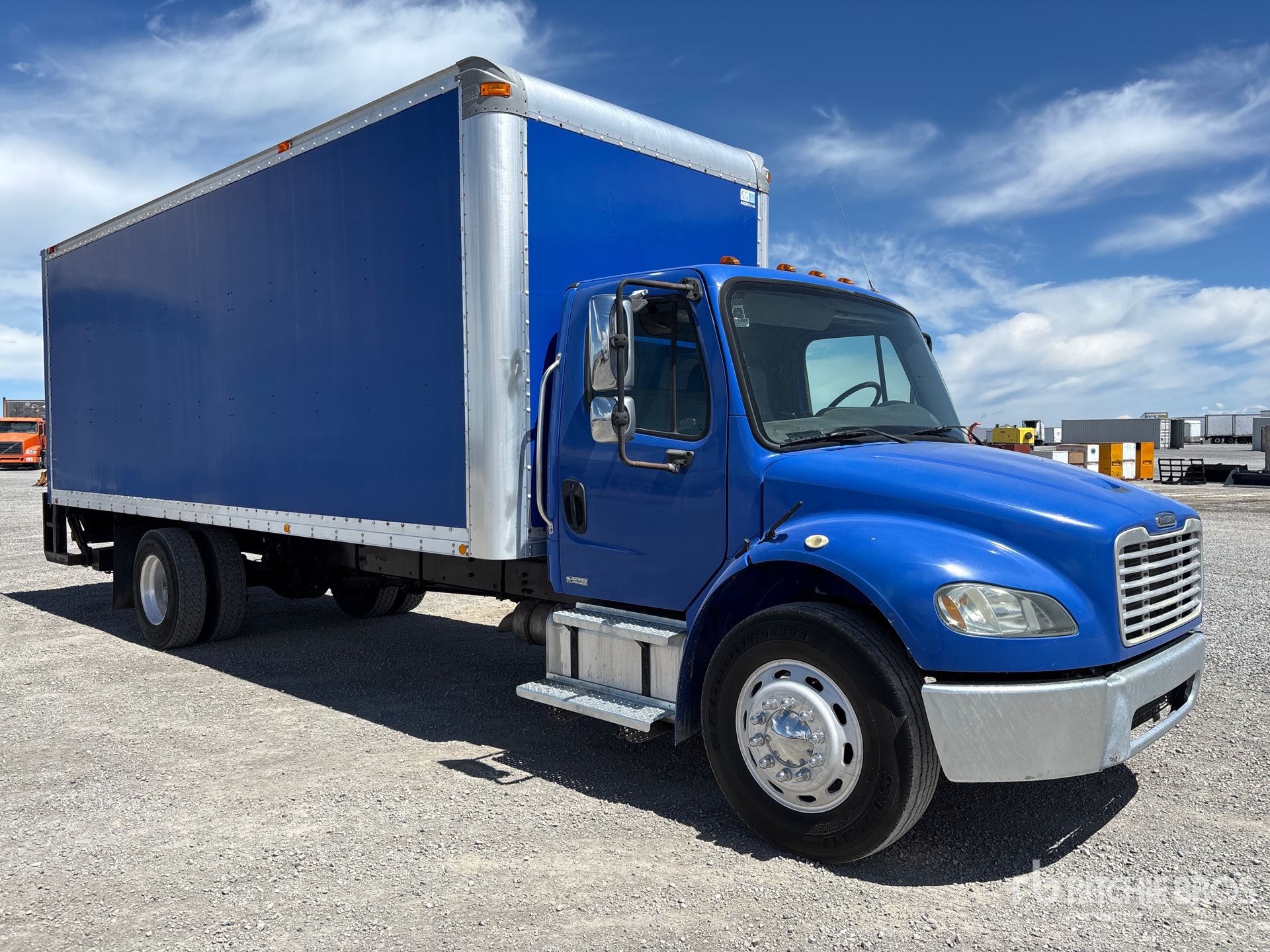 2005 Freightliner M2 106