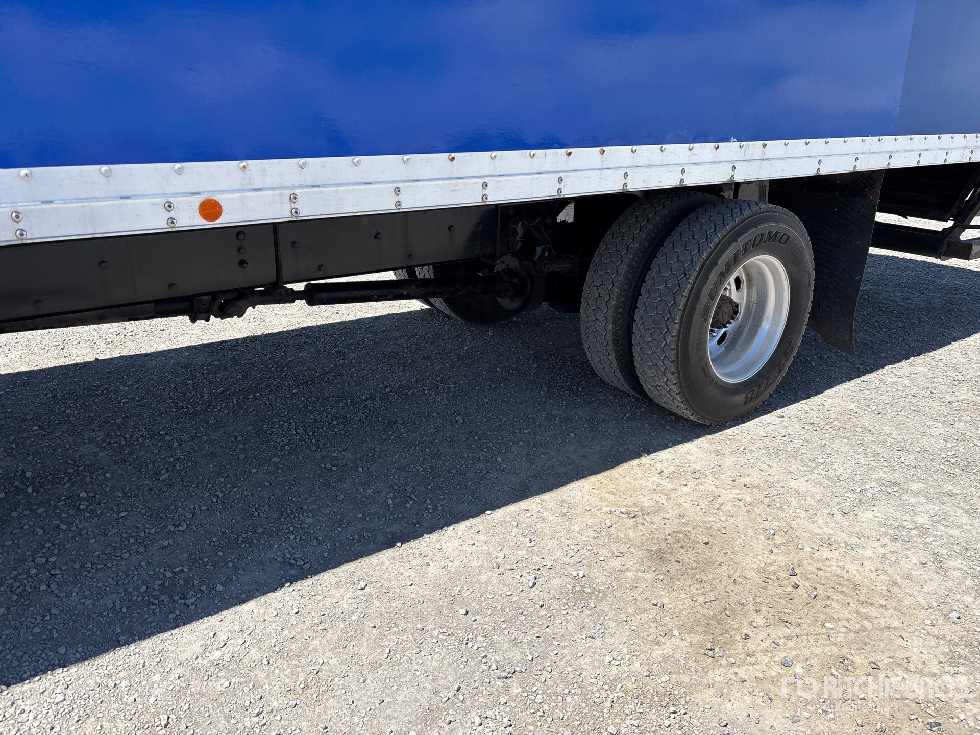 2005 Freightliner M2 106