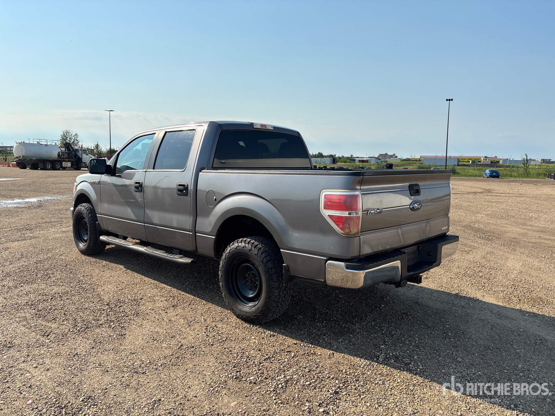 General Appearance with Picture, Left Rear Corner