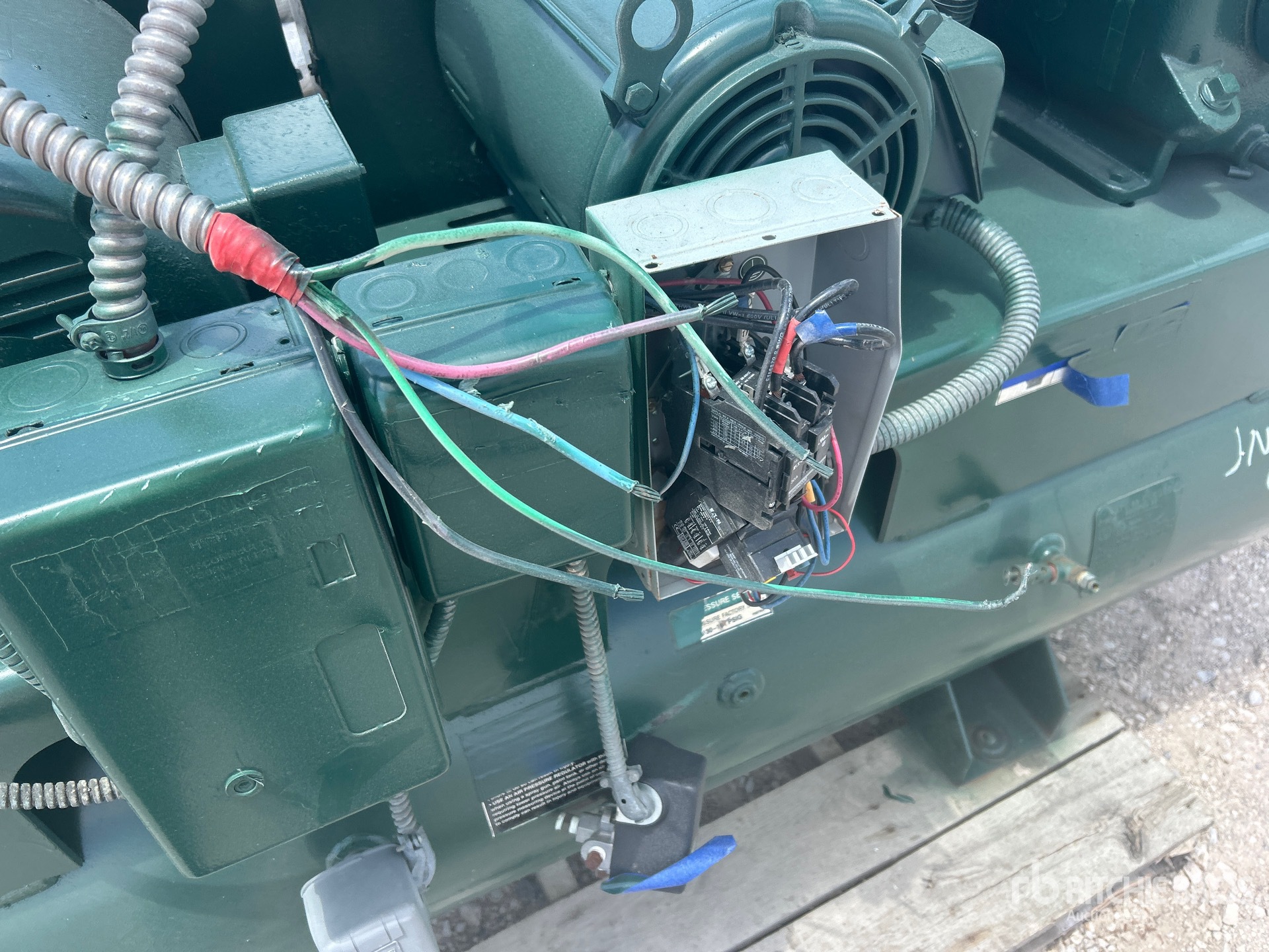 Champion ELECTRIC 112 GAL (INOPERABLE)