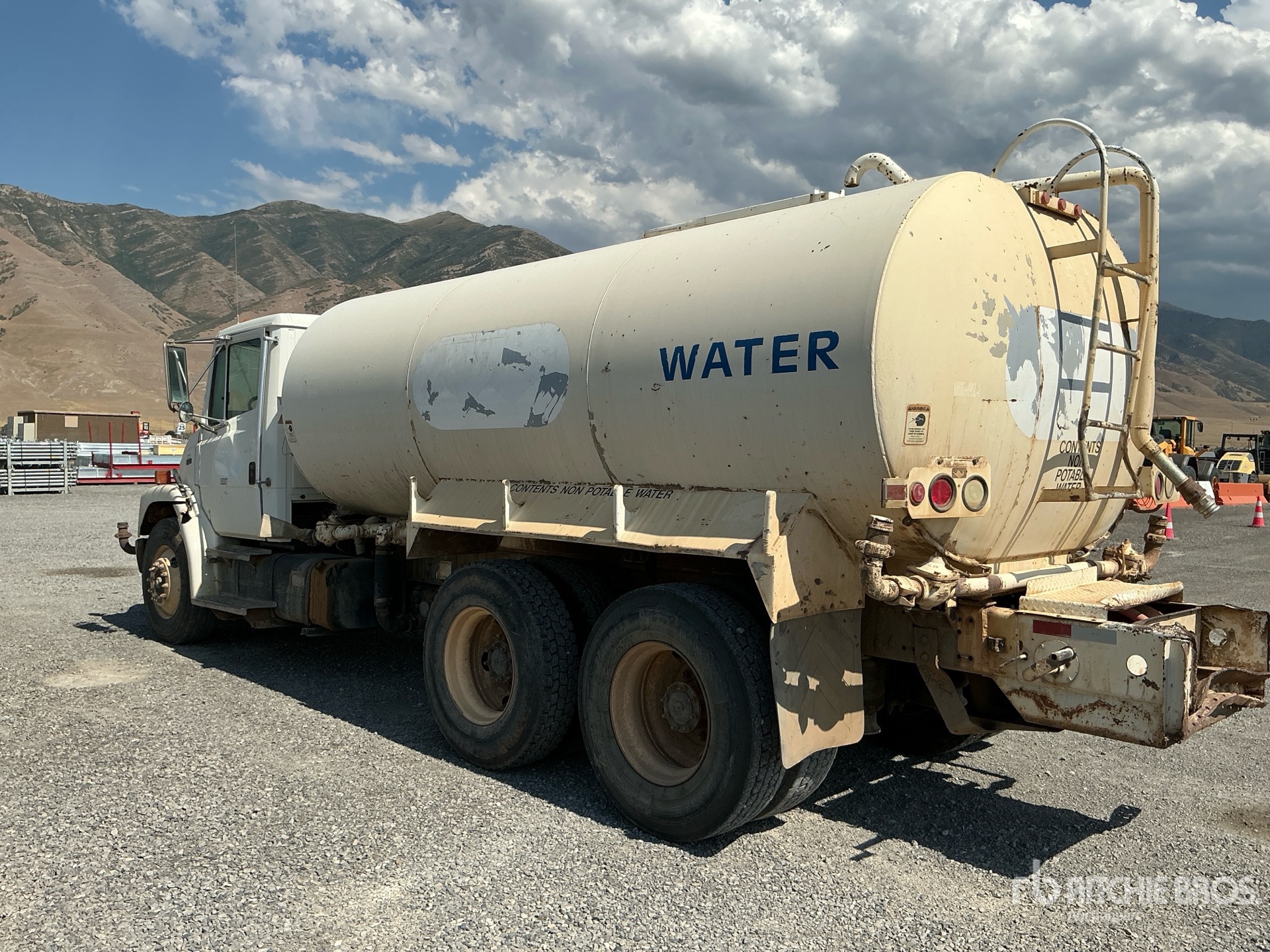 2003 Freightliner FL80
