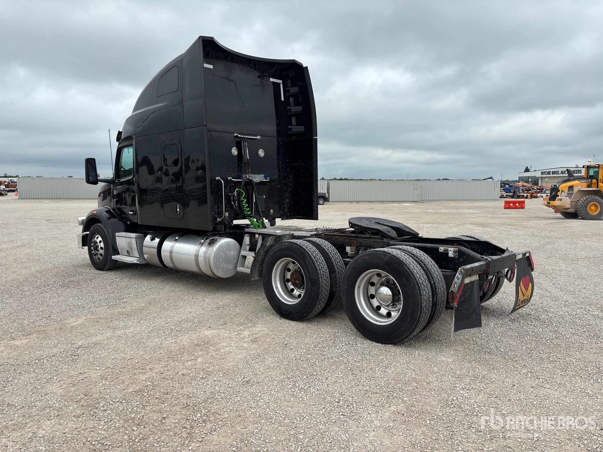 2023 Peterbilt 567