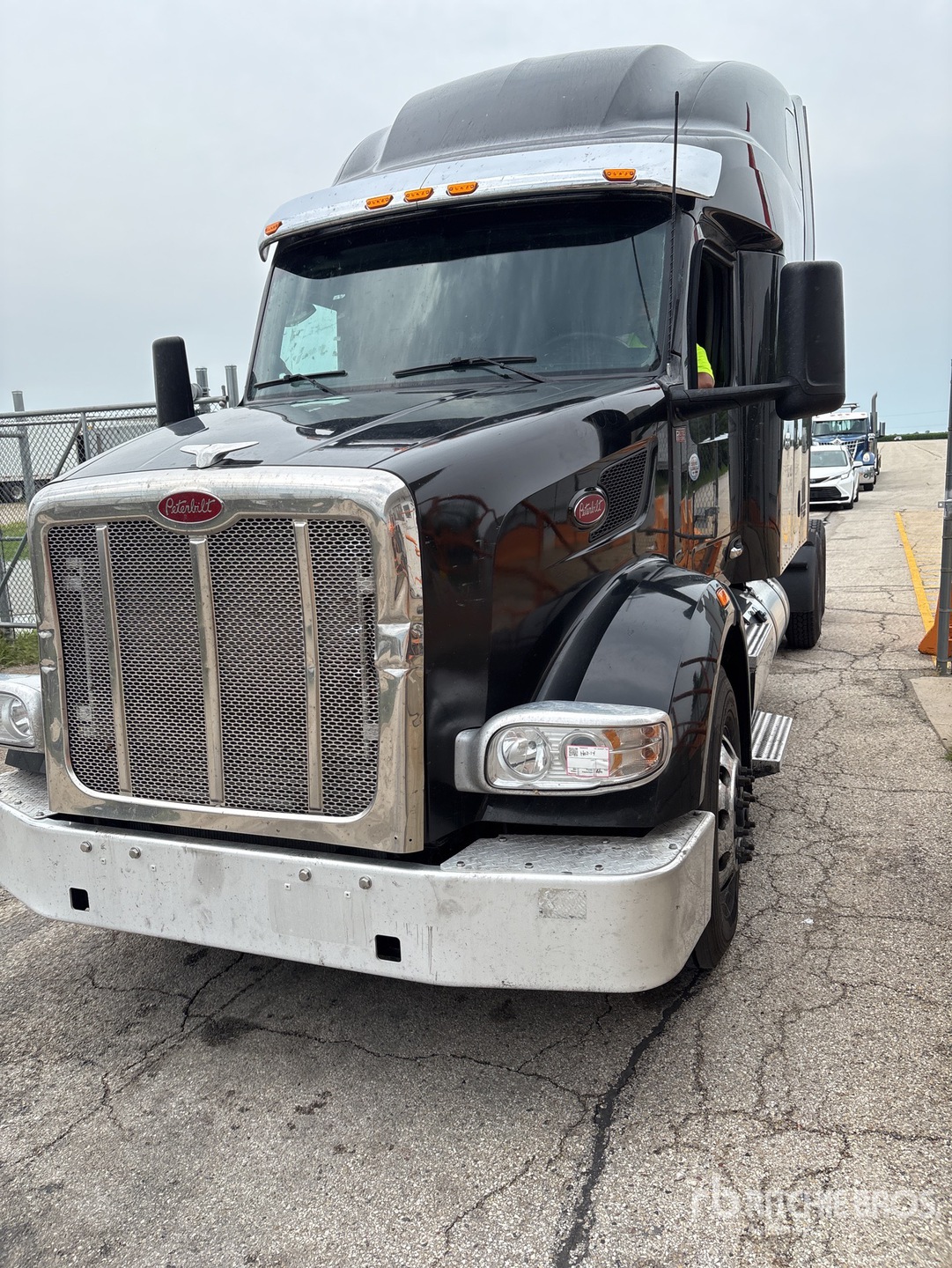2023 Peterbilt 567