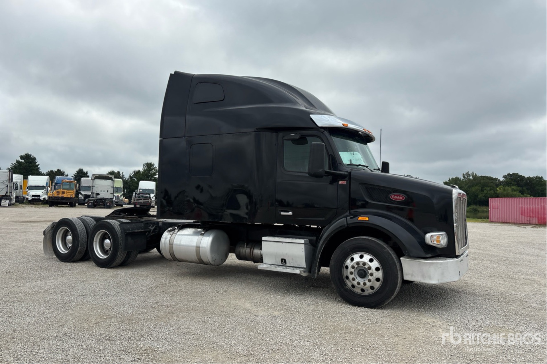 2023 Peterbilt 567