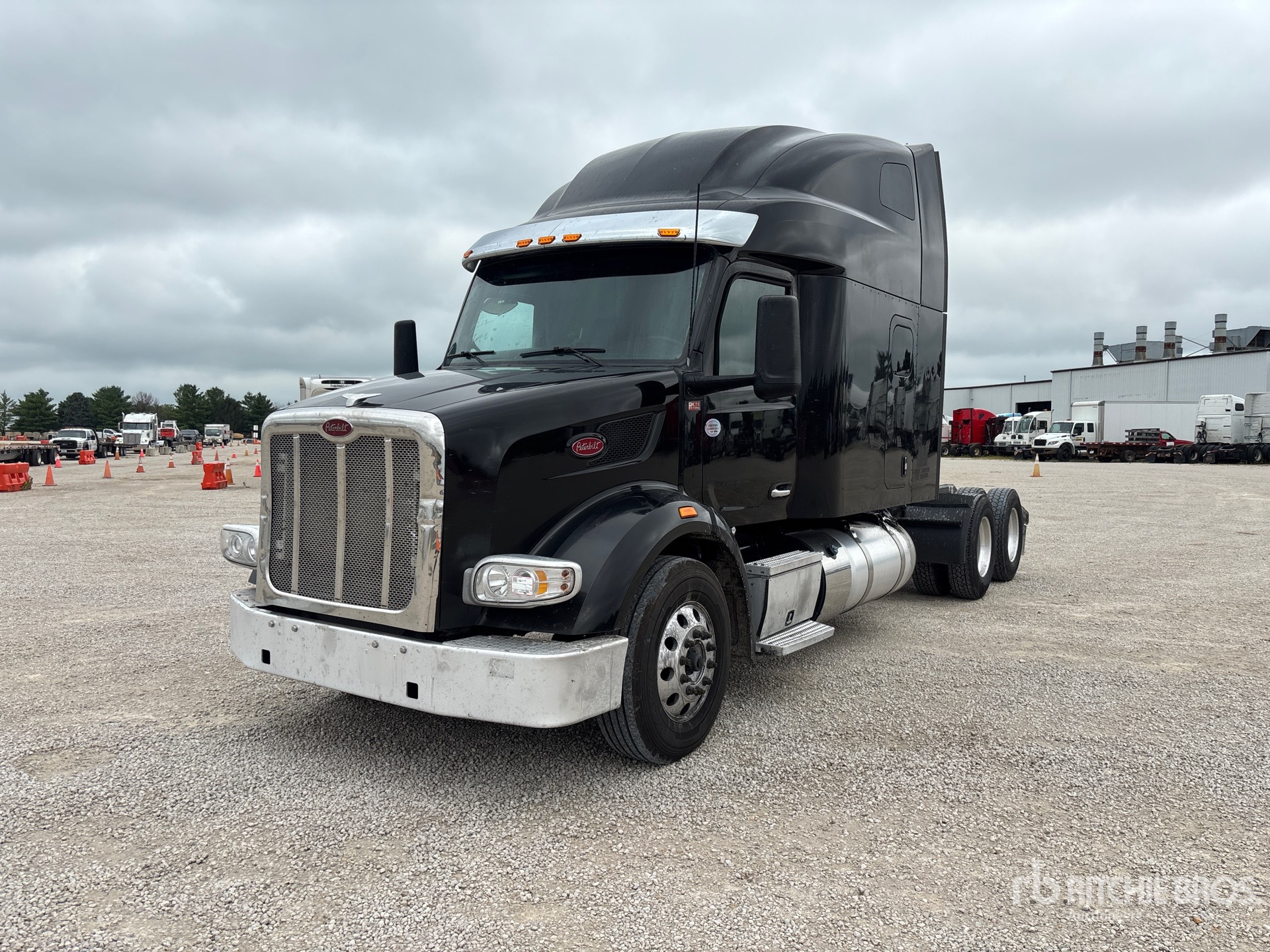 2023 Peterbilt 567