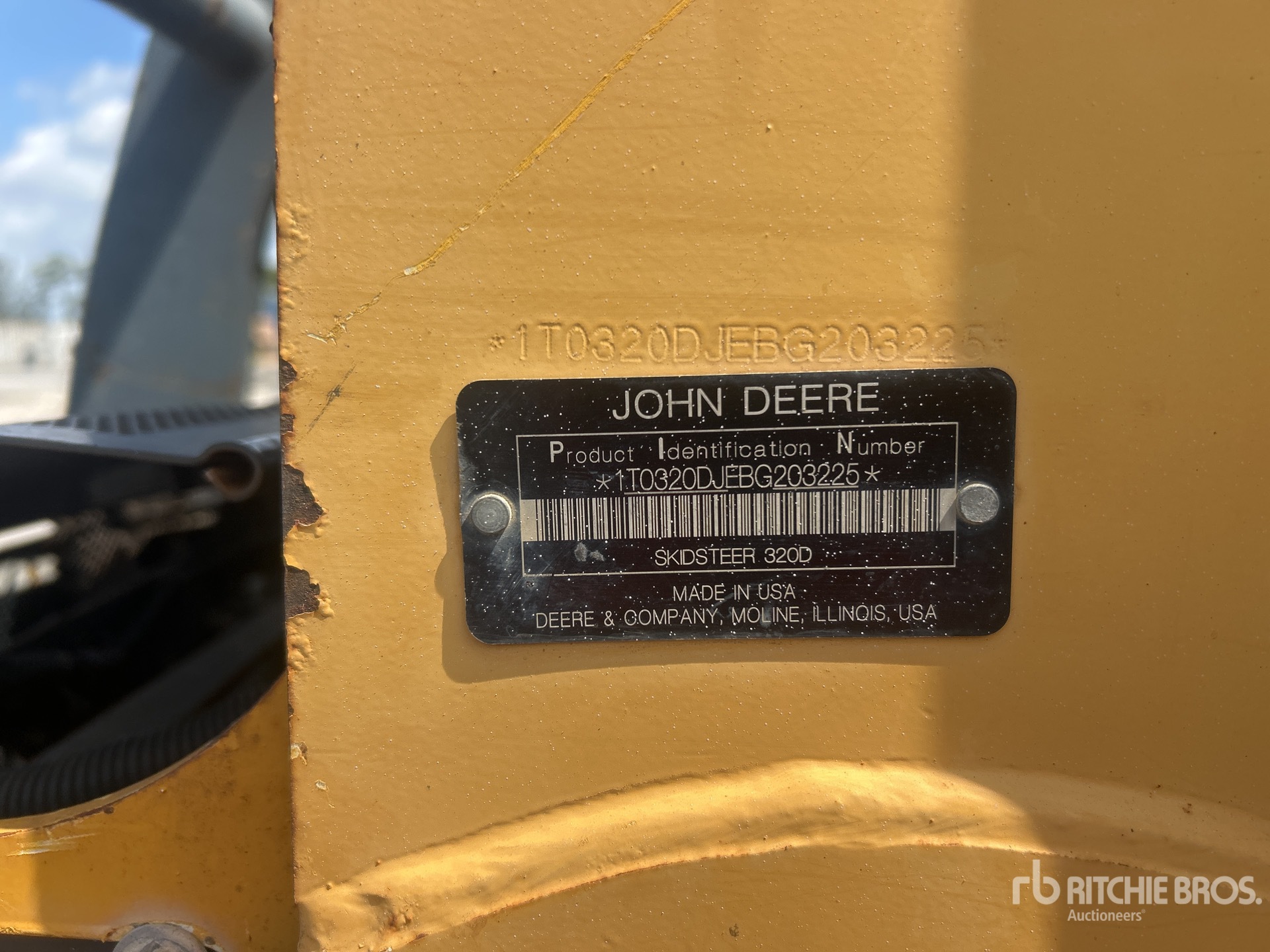 2011 John Deere 320D
