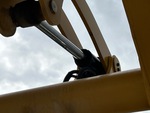 Hydraulics with Bucket Tilt Cylinders