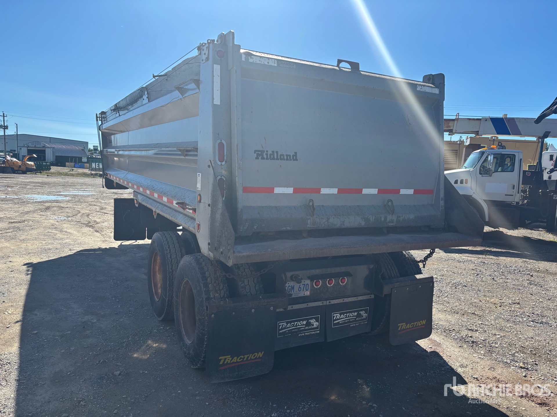 2011 Midland 27 FT T/A