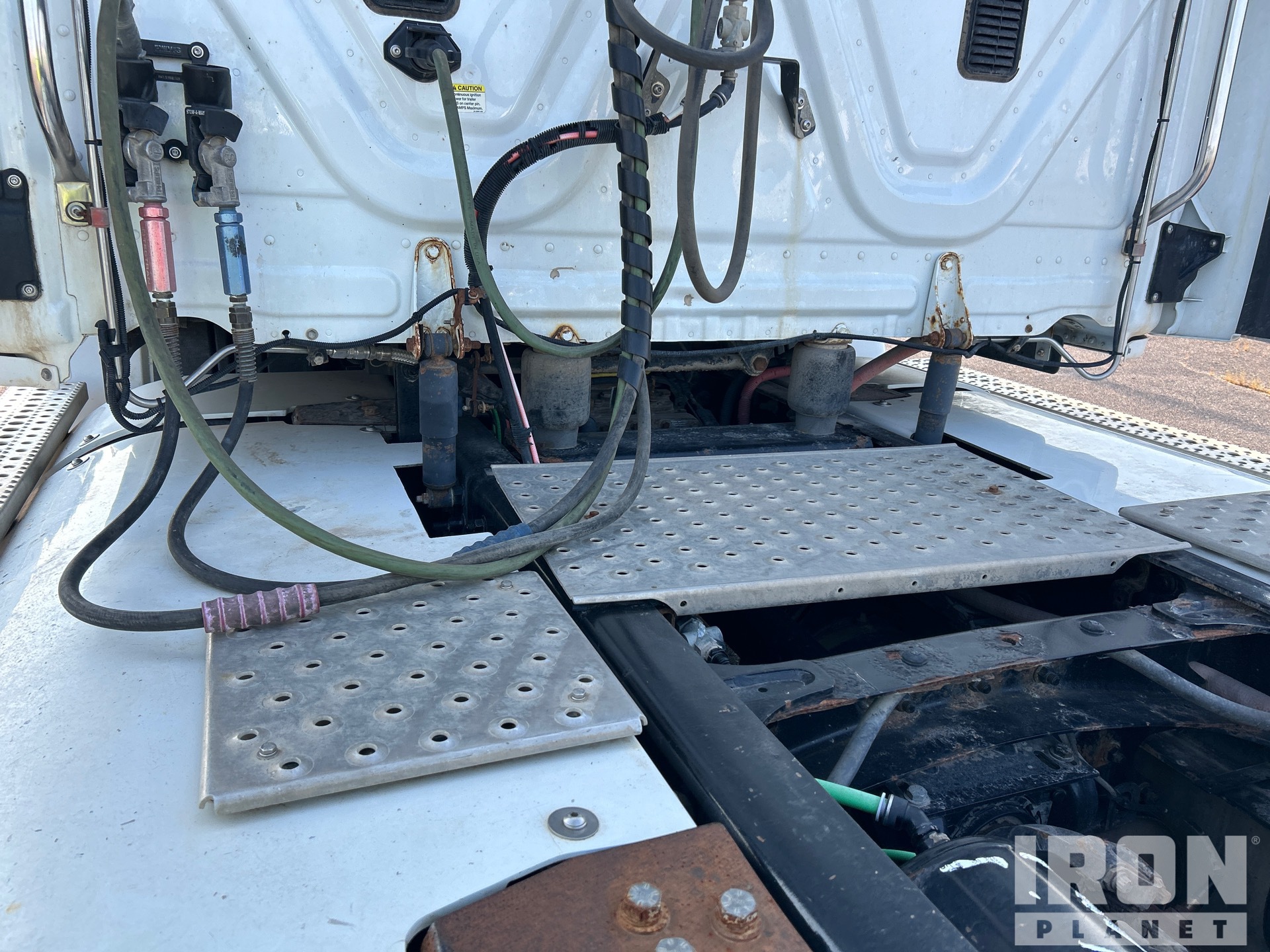 2015 Freightliner CASCADIA 113