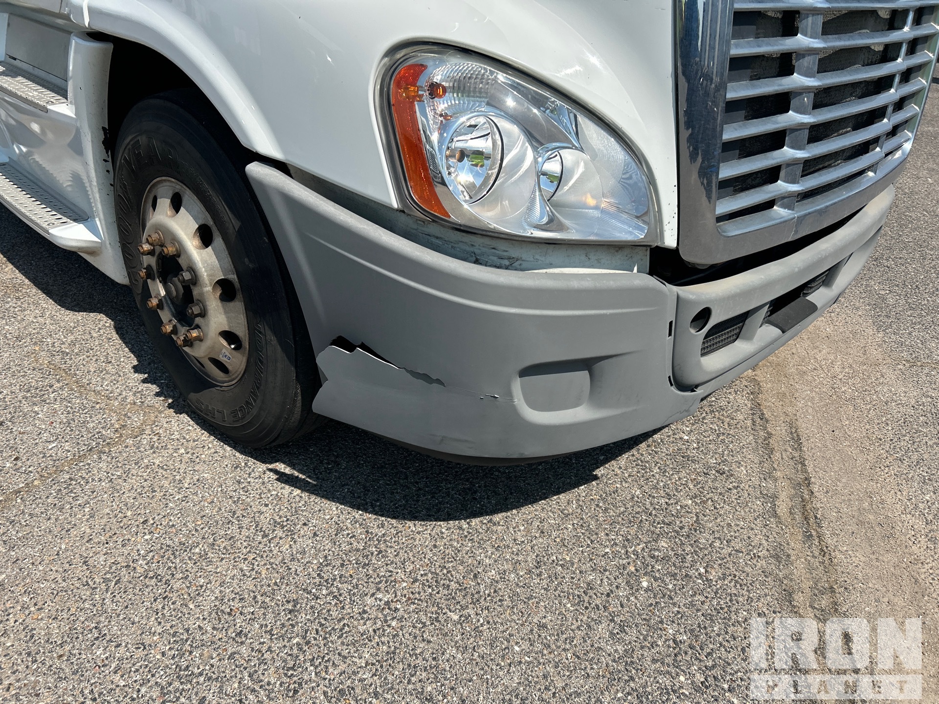 2015 Freightliner CASCADIA 125