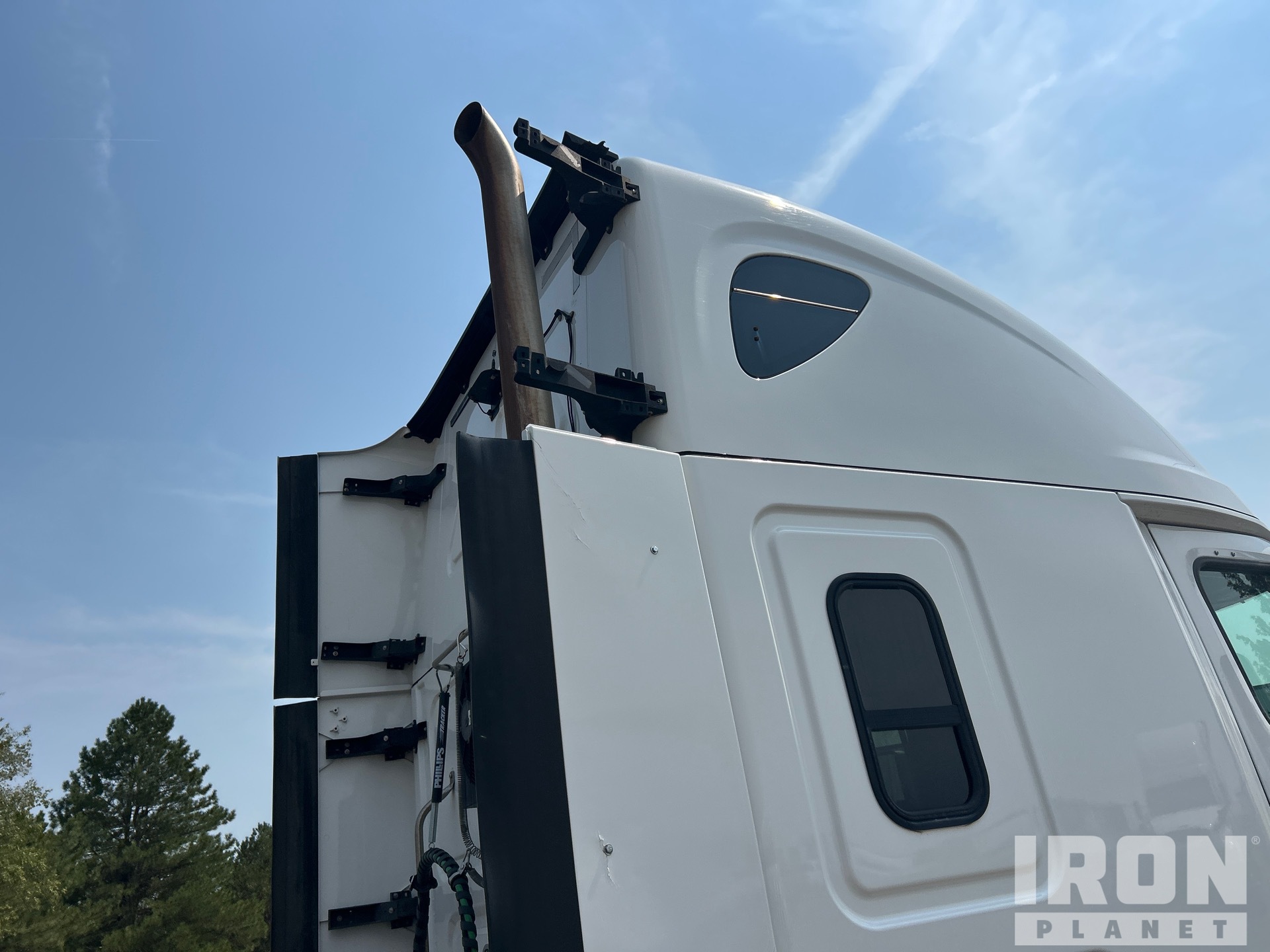 2016 Freightliner CASCADIA 125